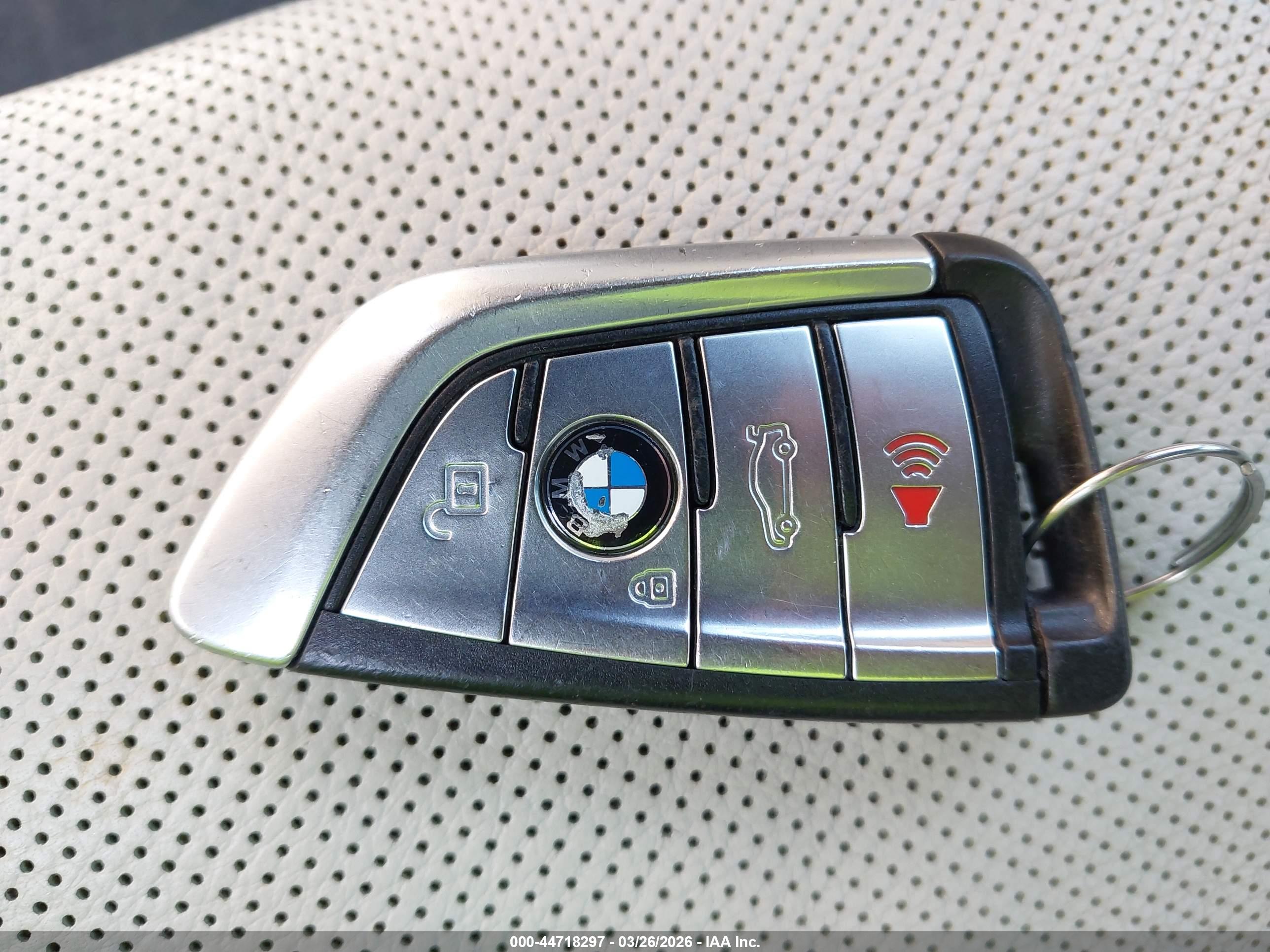 BMW M550I image 11