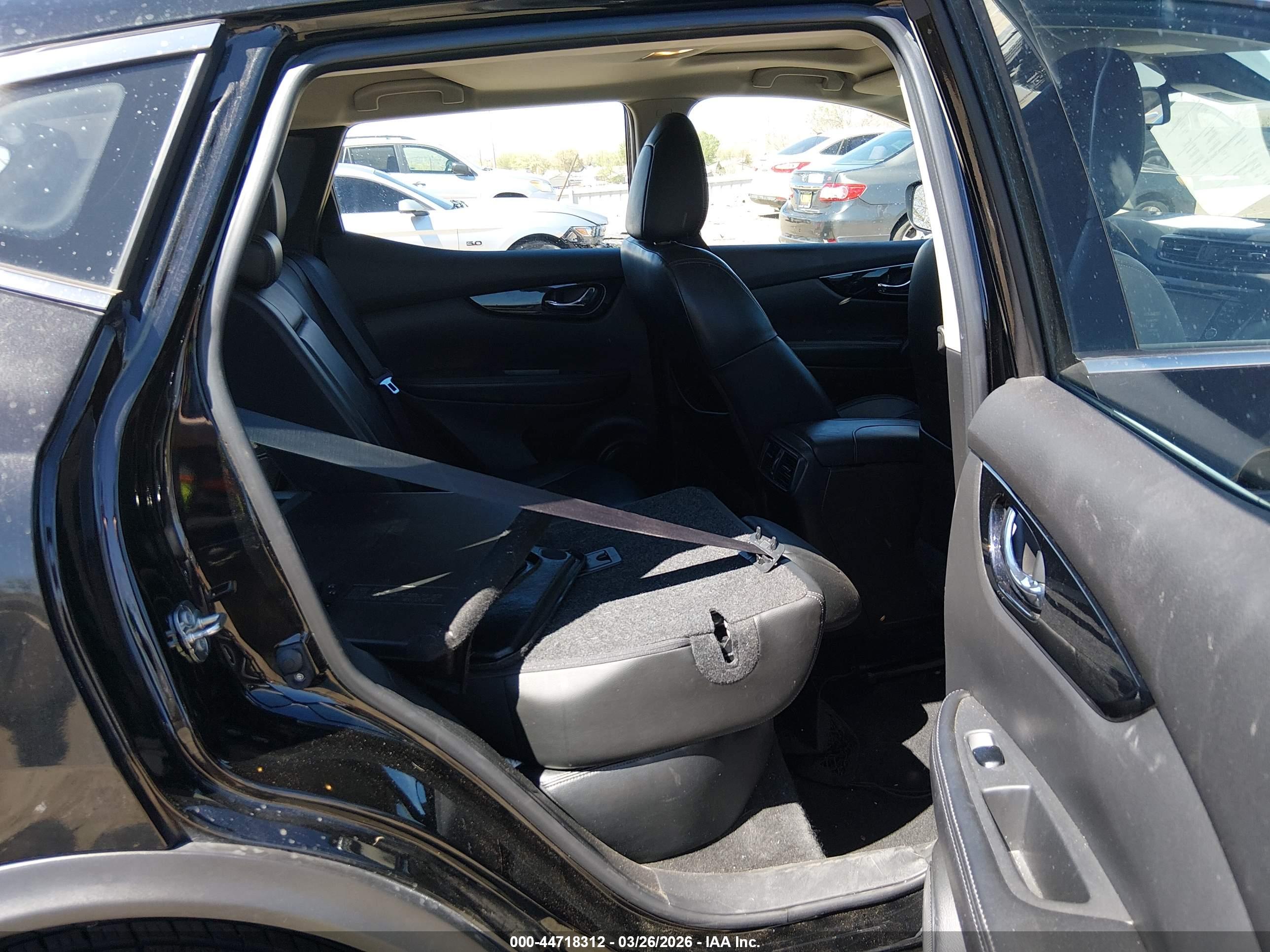 NISSAN ROGUE image 8