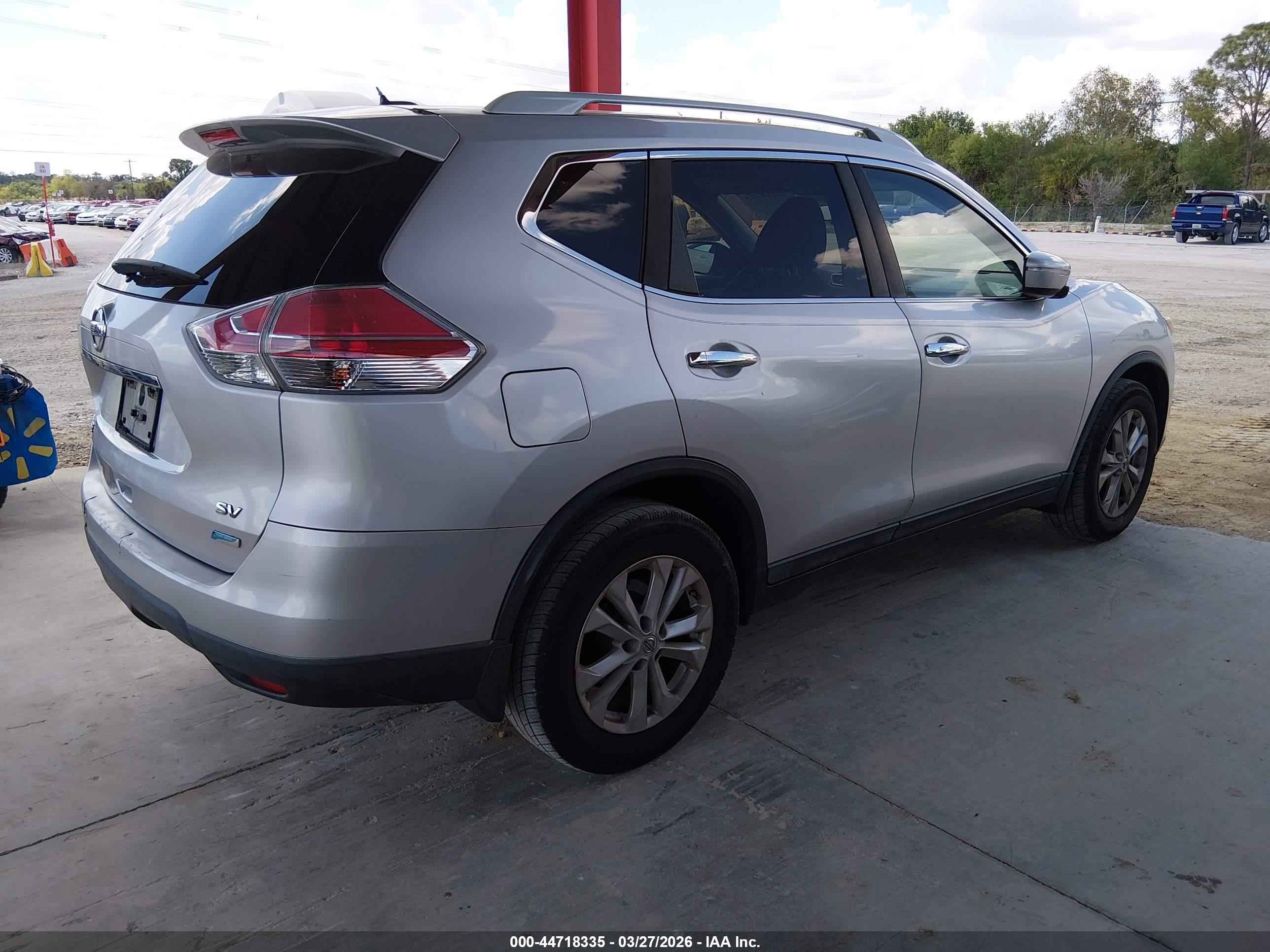 NISSAN ROGUE image 4
