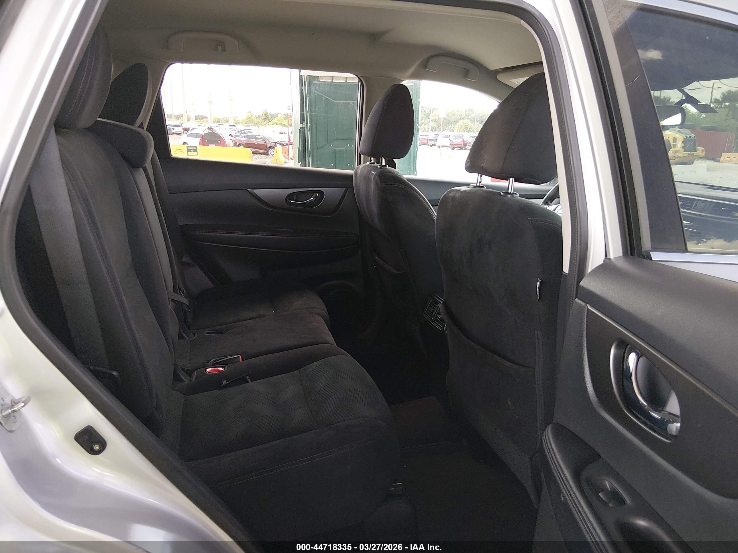 NISSAN ROGUE image 8