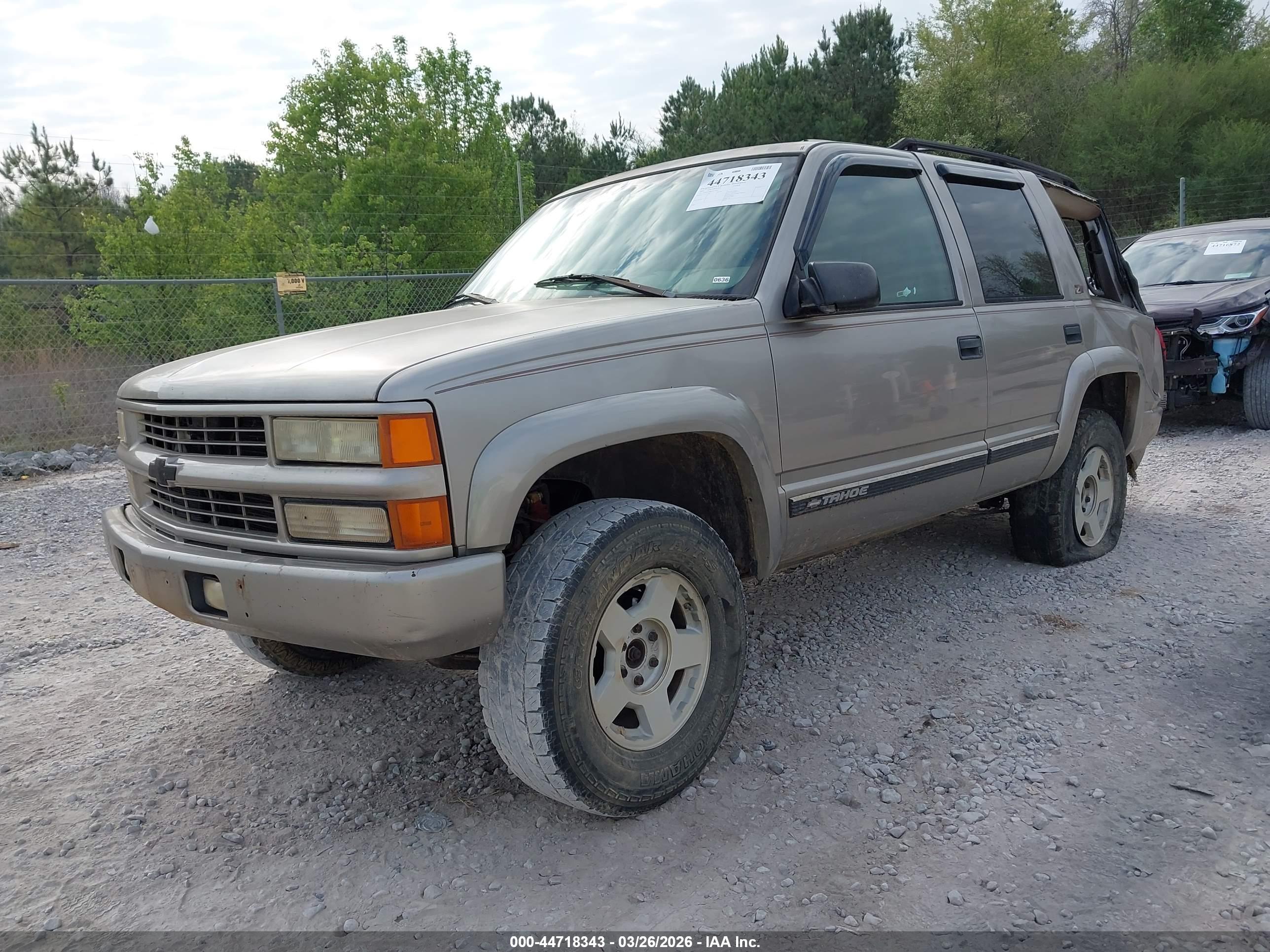 CHEVROLET TAHOE image 2