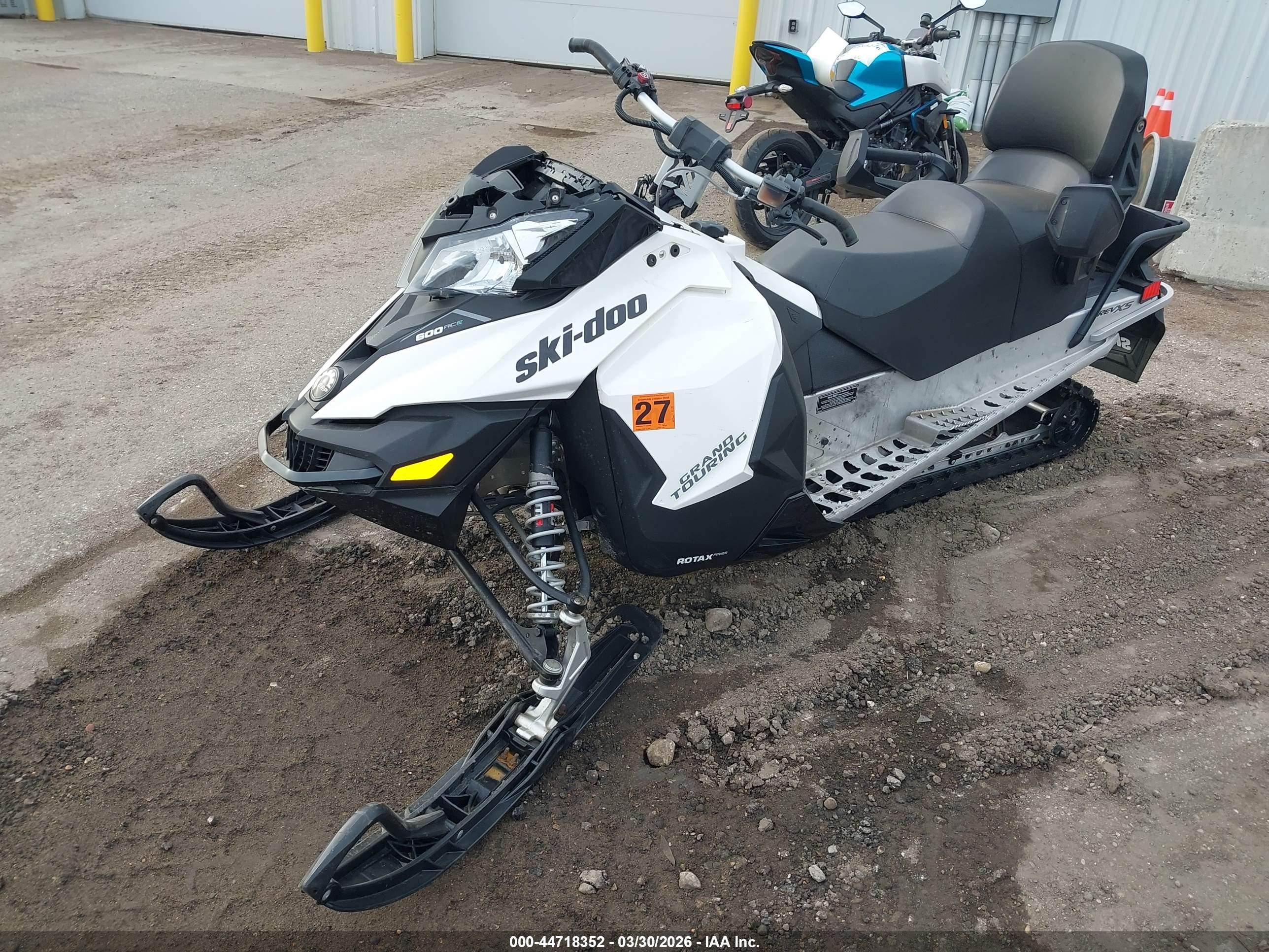 SKI-DOO GRAND image 2