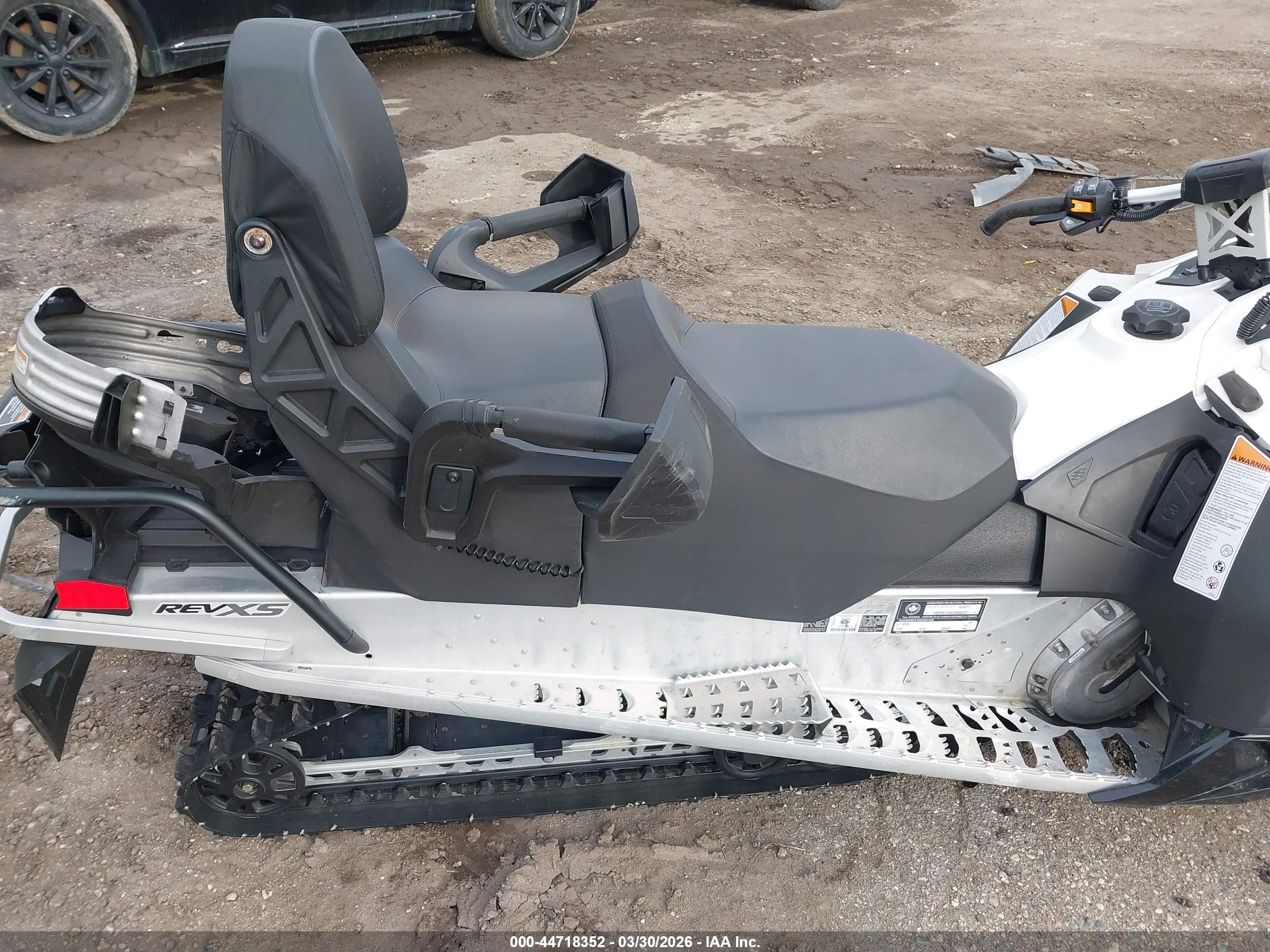 SKI-DOO GRAND image 8