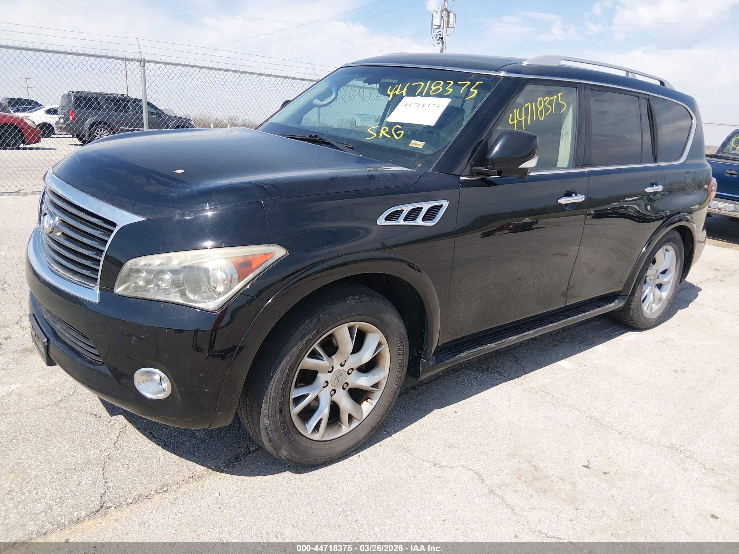 INFINITI QX56 image 2