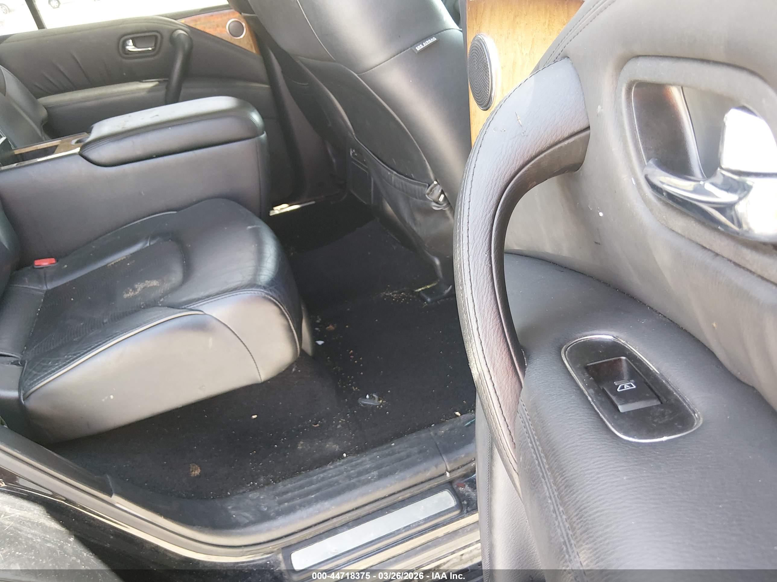 INFINITI QX56 image 8