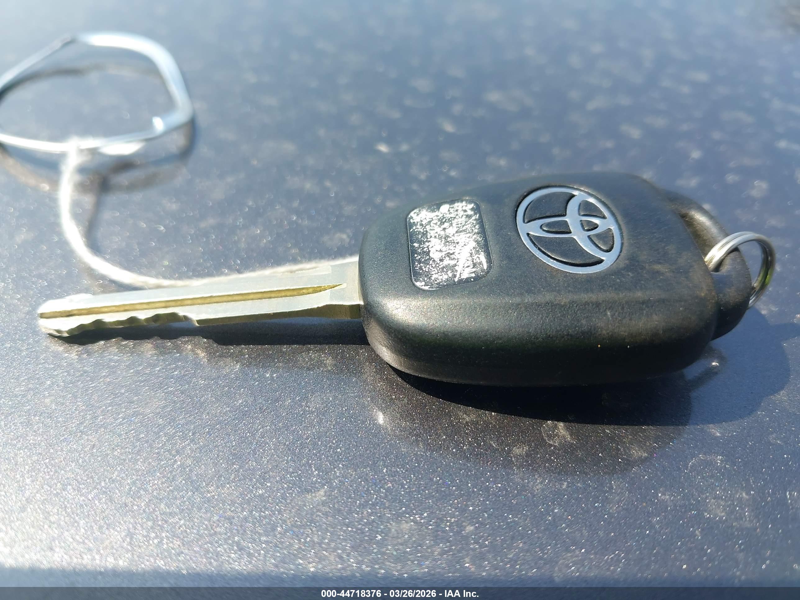 TOYOTA CAMRY image 11