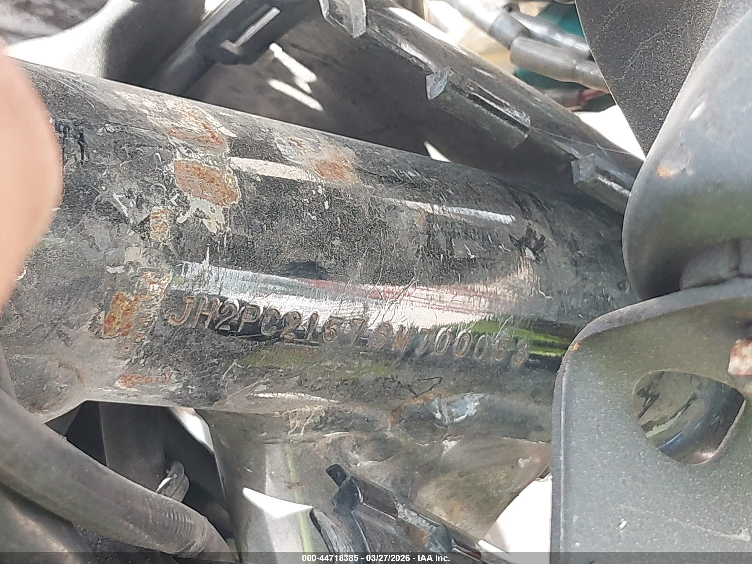 HONDA VT600 image 10