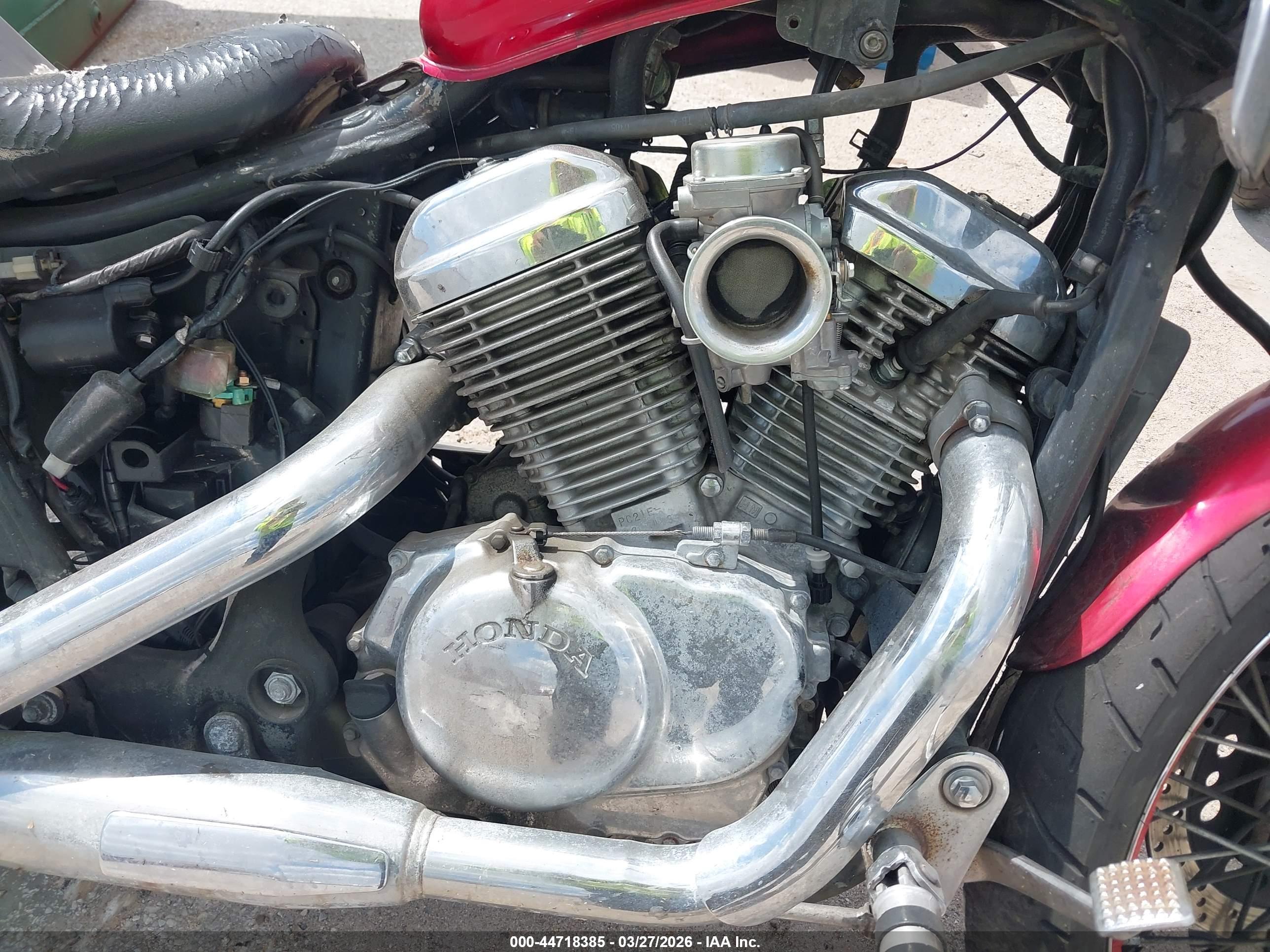 HONDA VT600 image 8