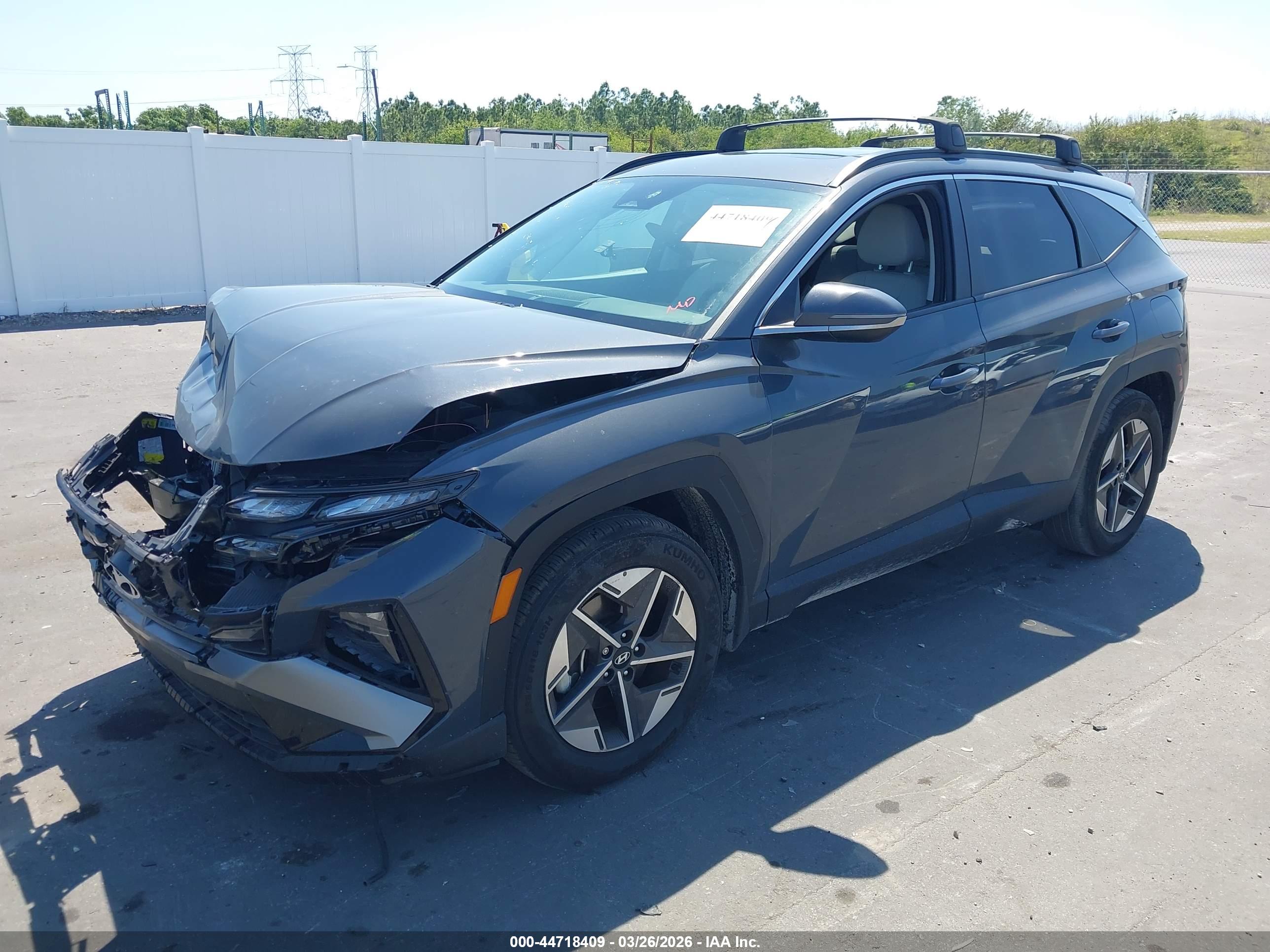 HYUNDAI TUCSON image 2