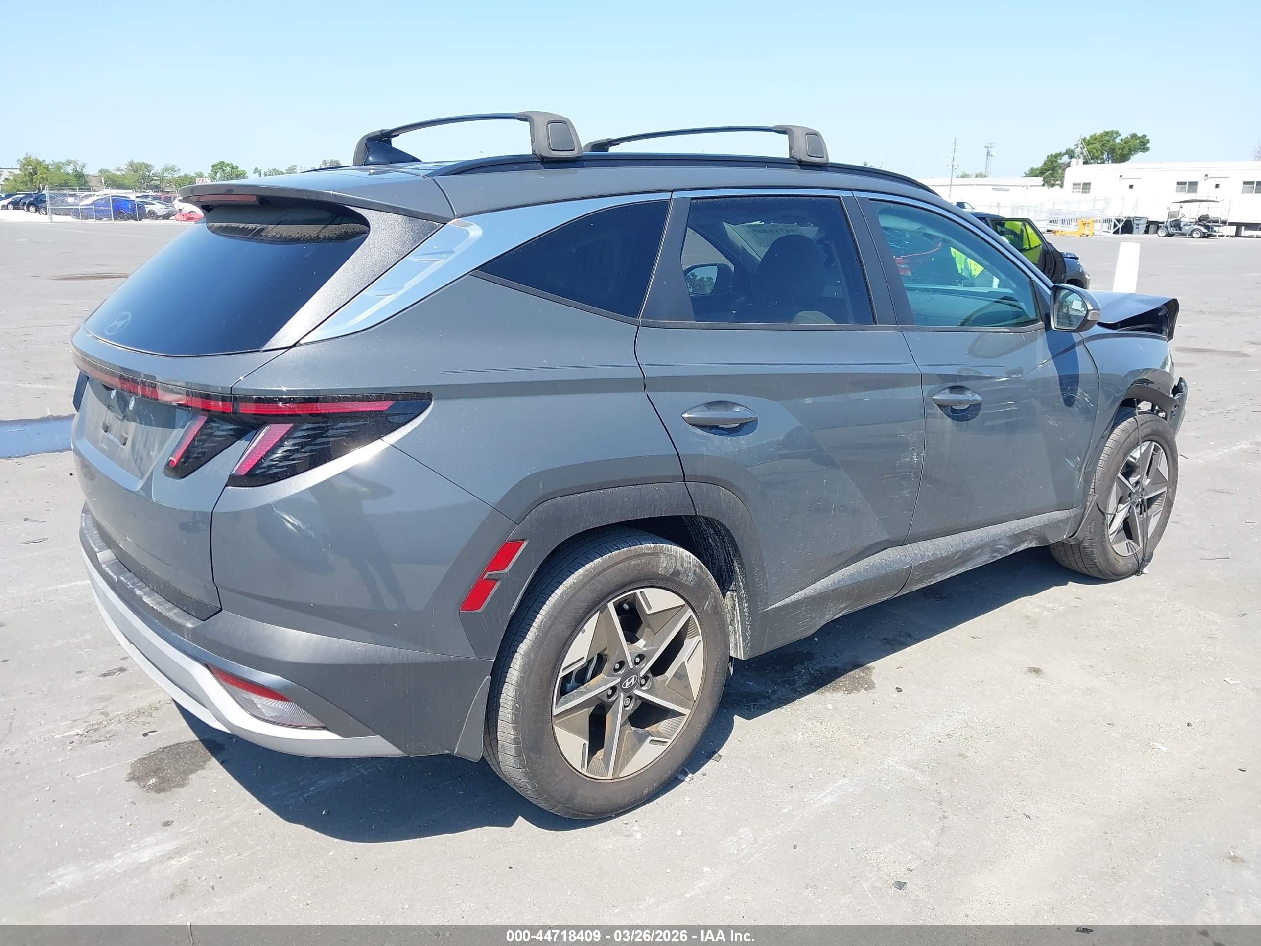 HYUNDAI TUCSON image 4