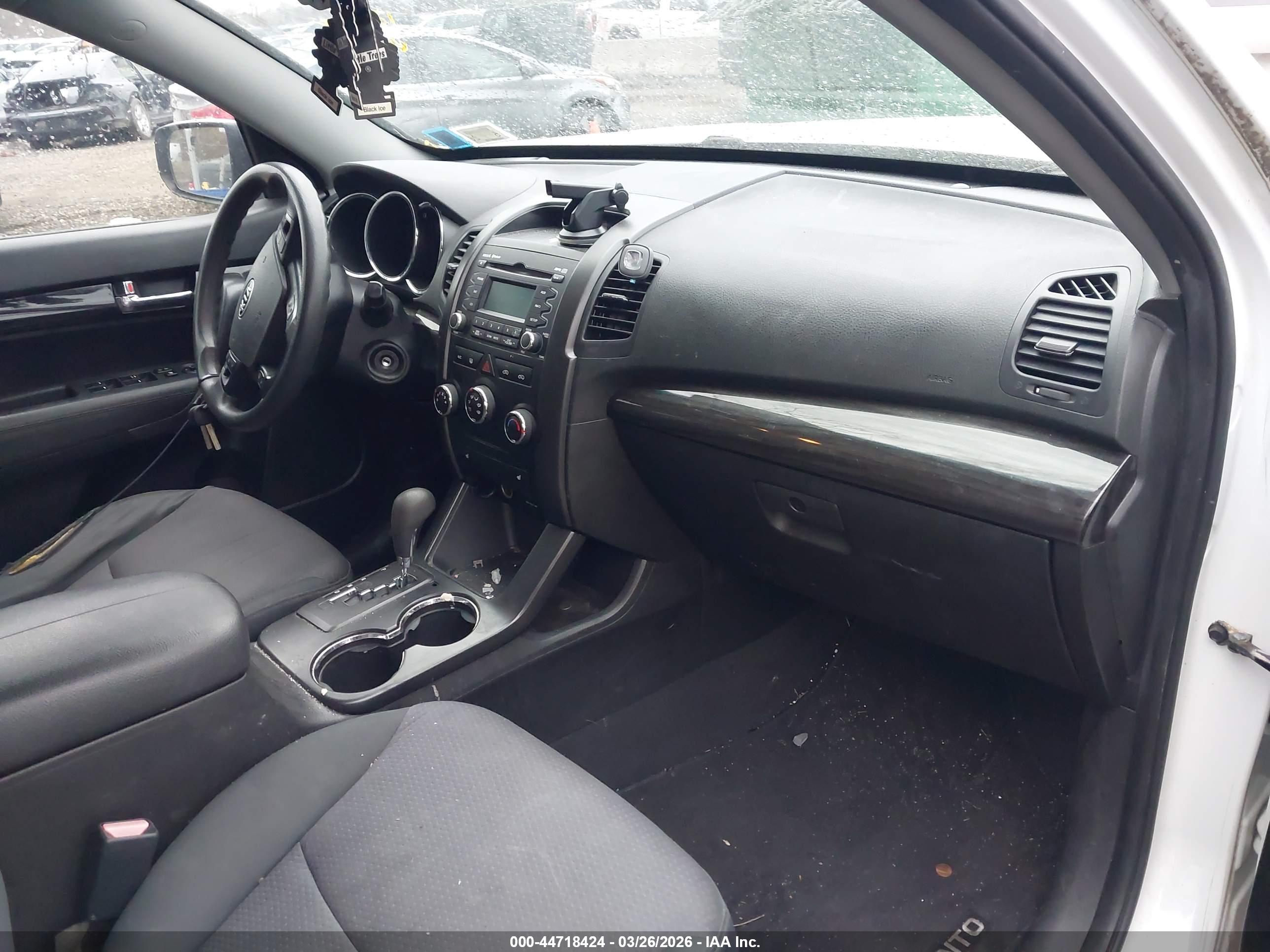 KIA SORENTO image 5