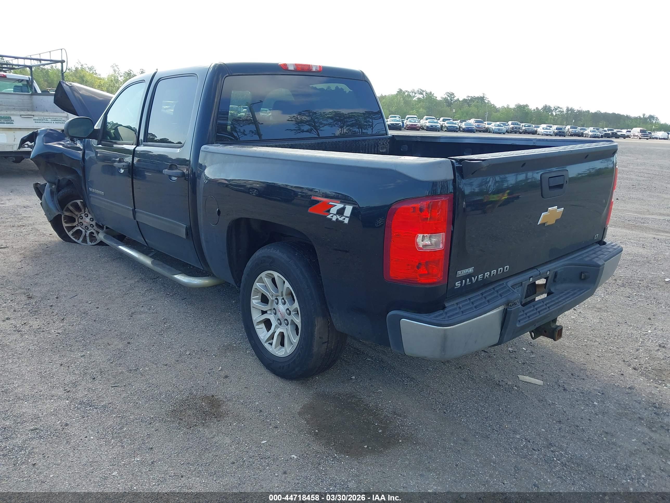 CHEVROLET SILVERADO image 3