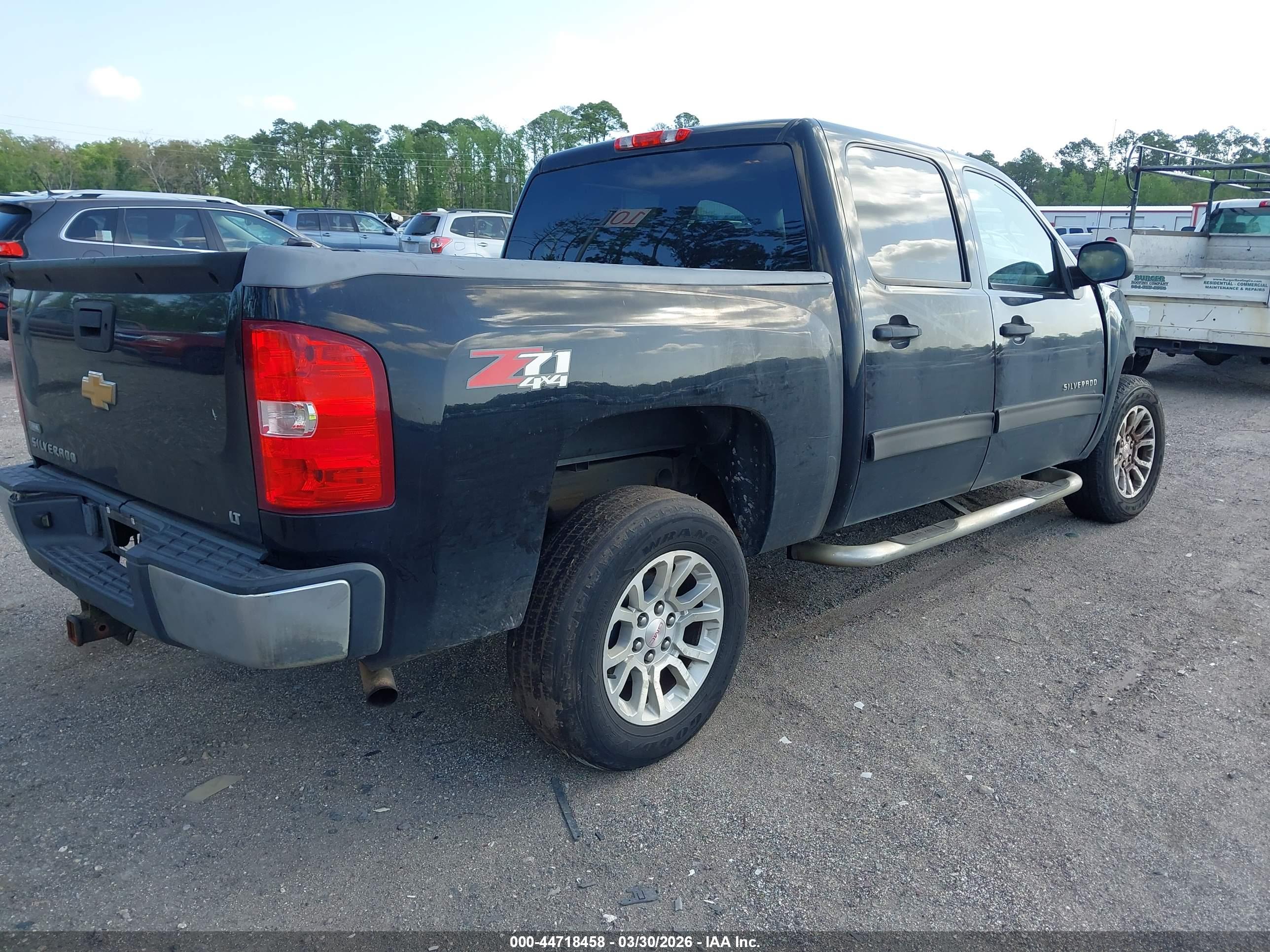 CHEVROLET SILVERADO image 4