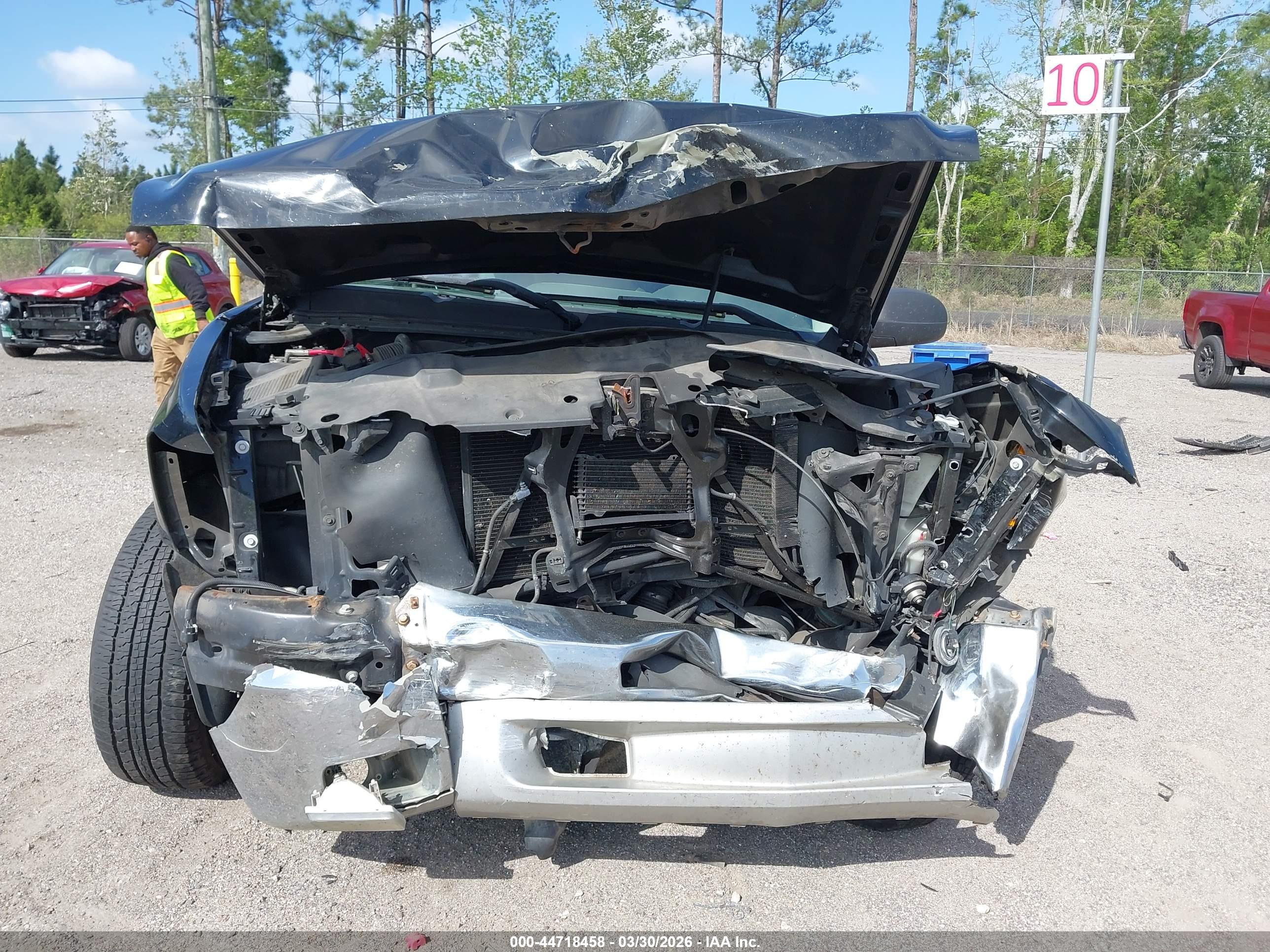 CHEVROLET SILVERADO image 6