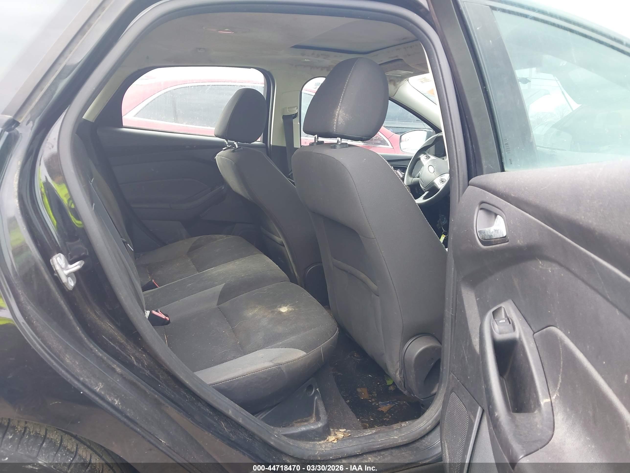 FORD FOCUS image 8