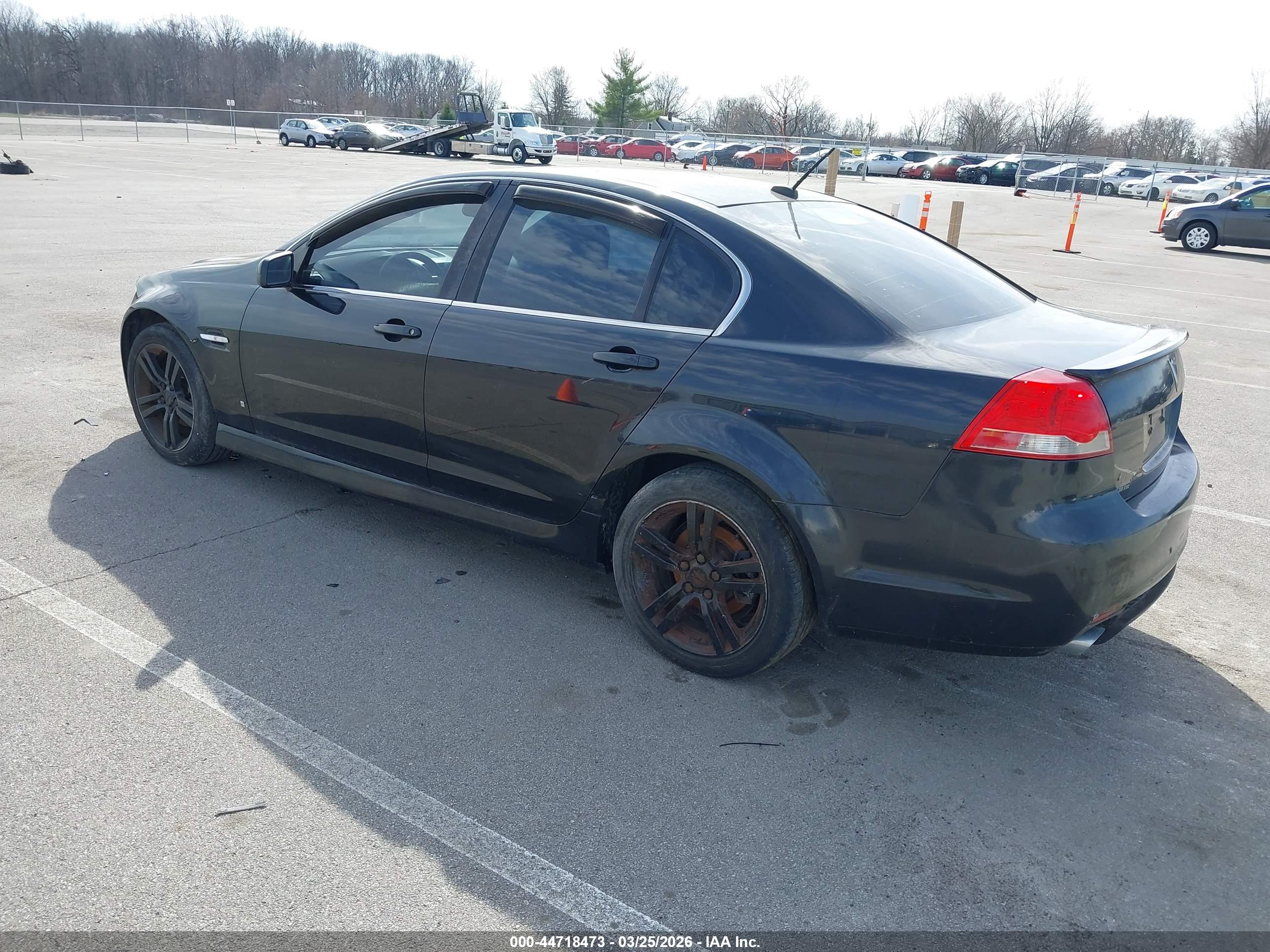 PONTIAC G8 image 3