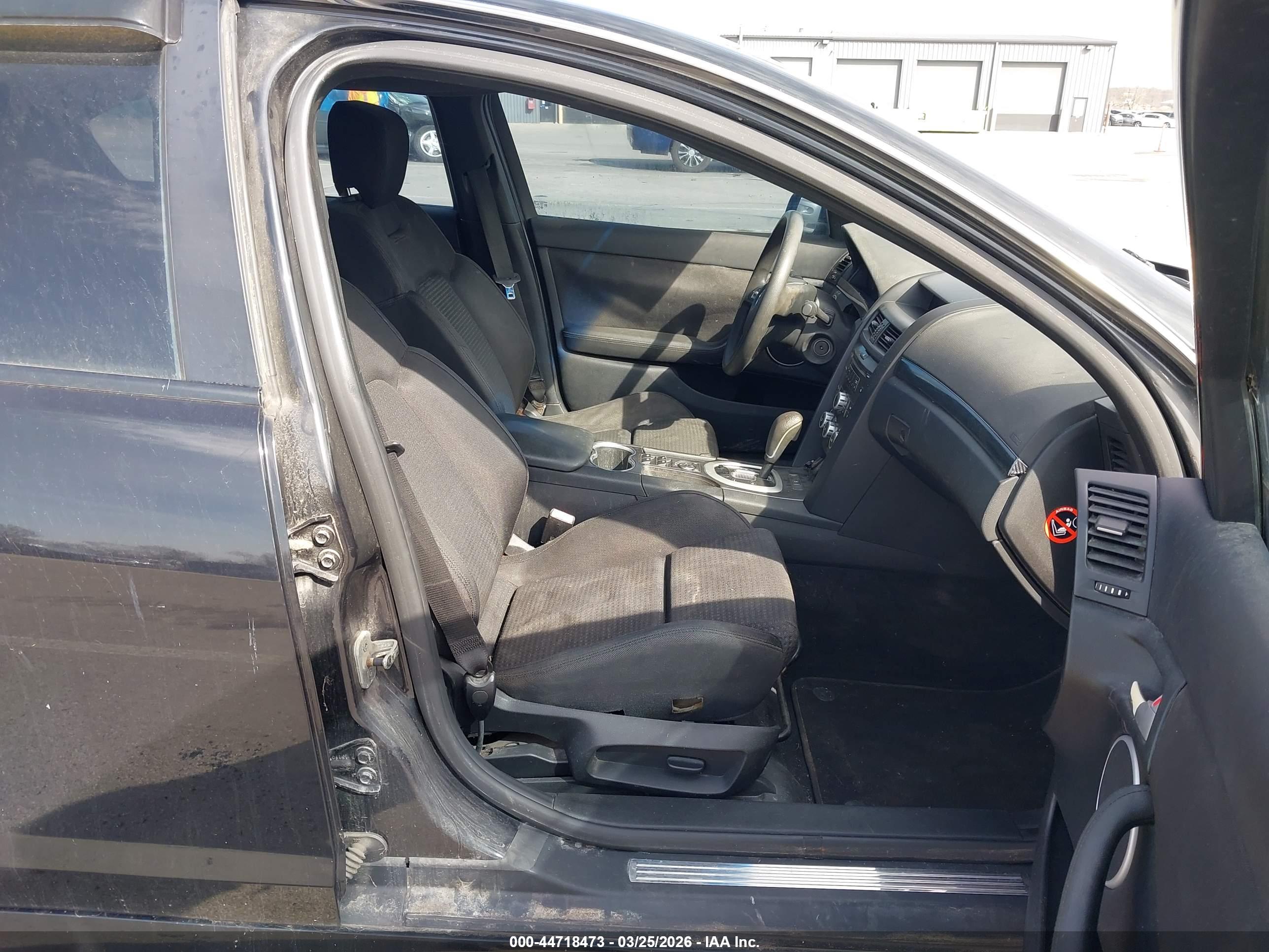 PONTIAC G8 image 5