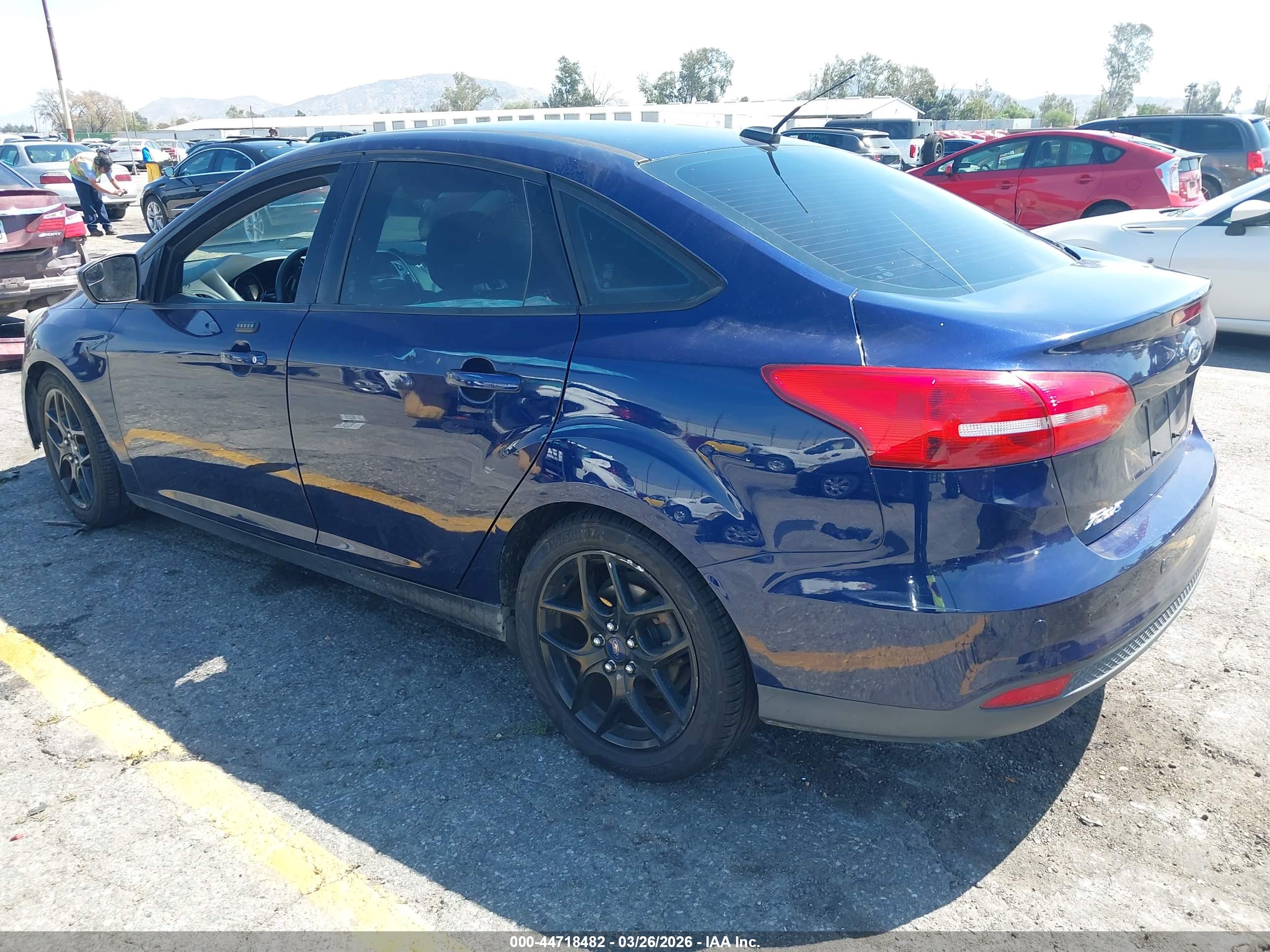FORD FOCUS image 3