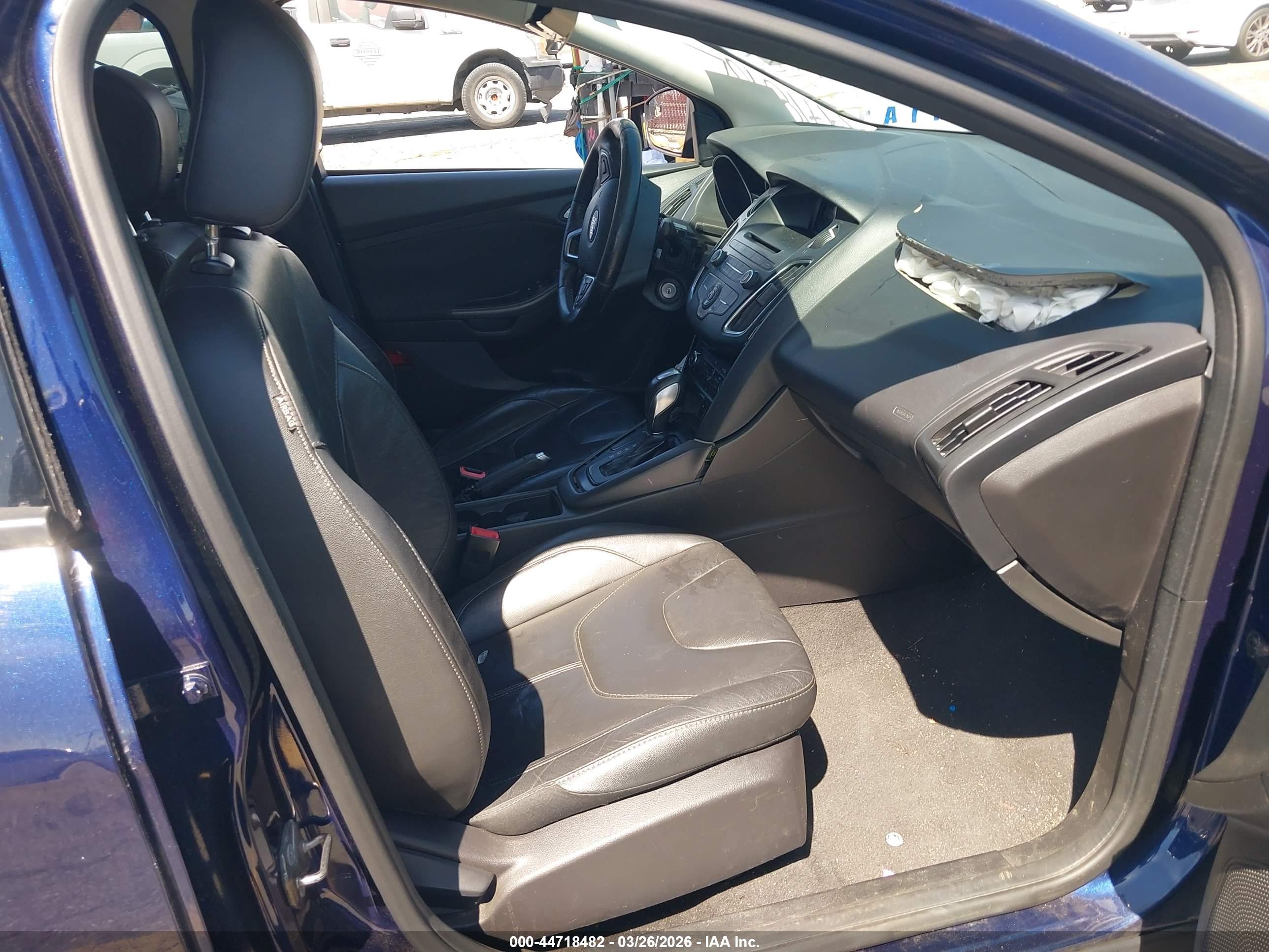 FORD FOCUS image 5