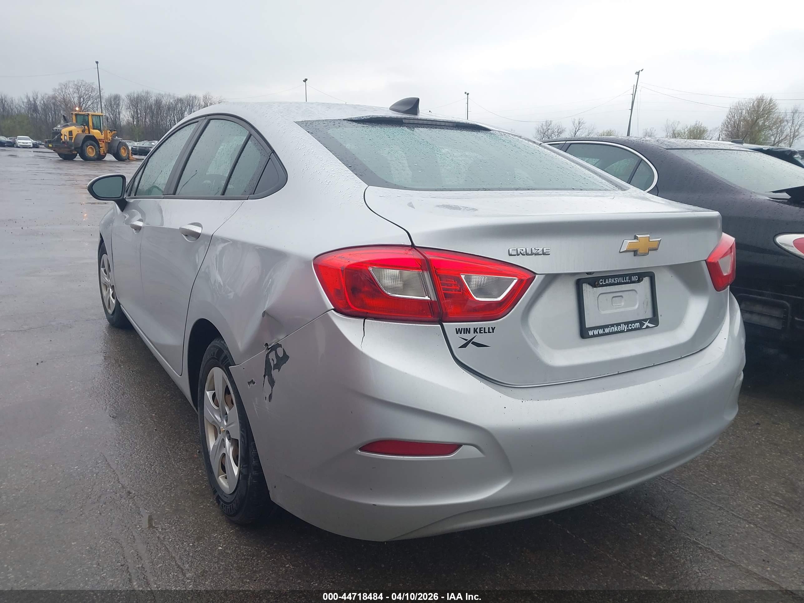 CHEVROLET CRUZE image 3