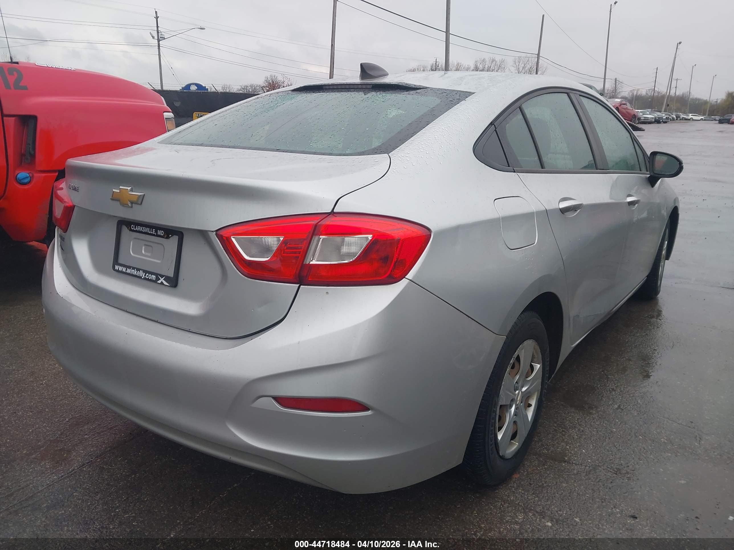 CHEVROLET CRUZE image 4