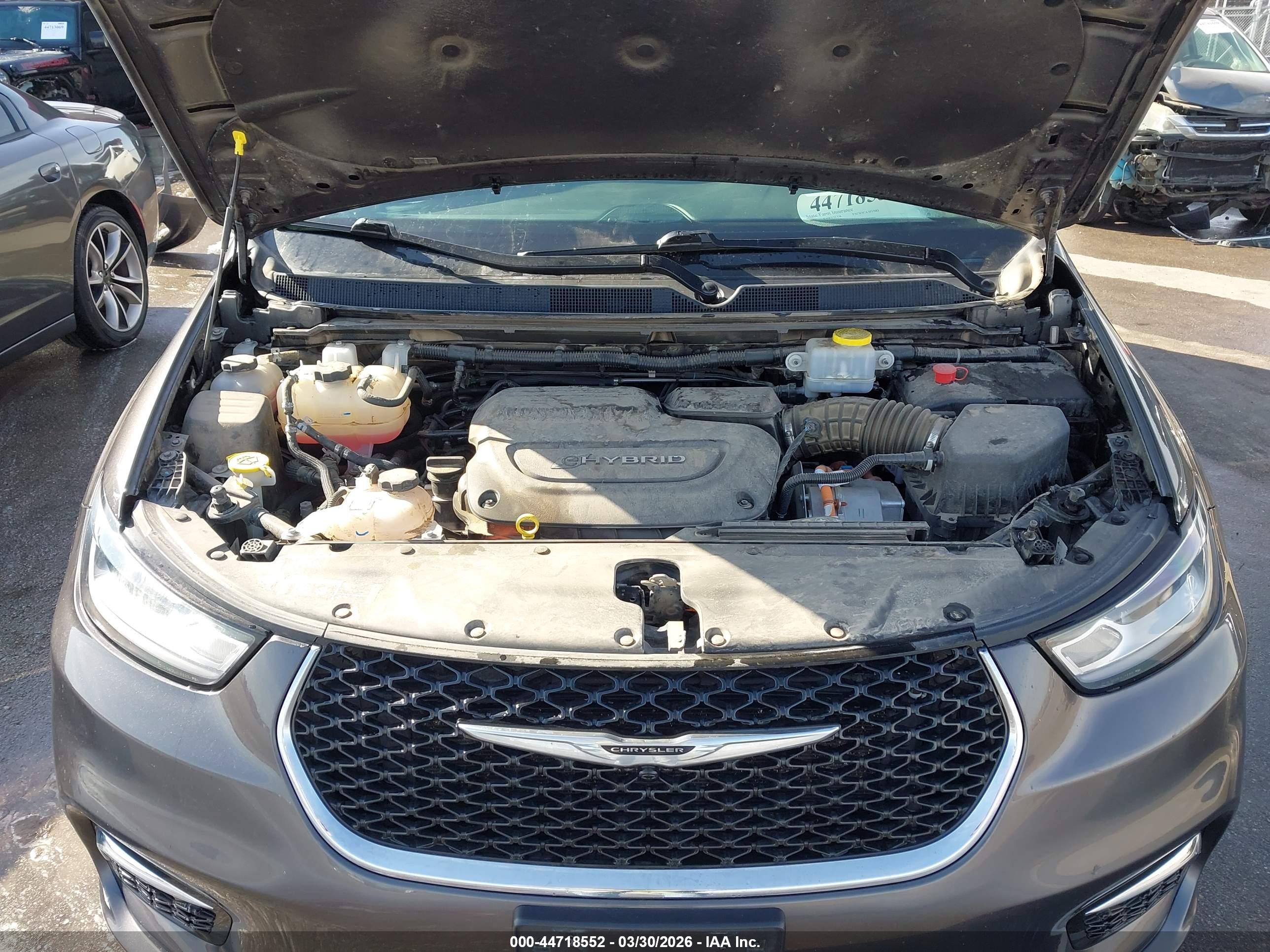 CHRYSLER PACIFICA image 10