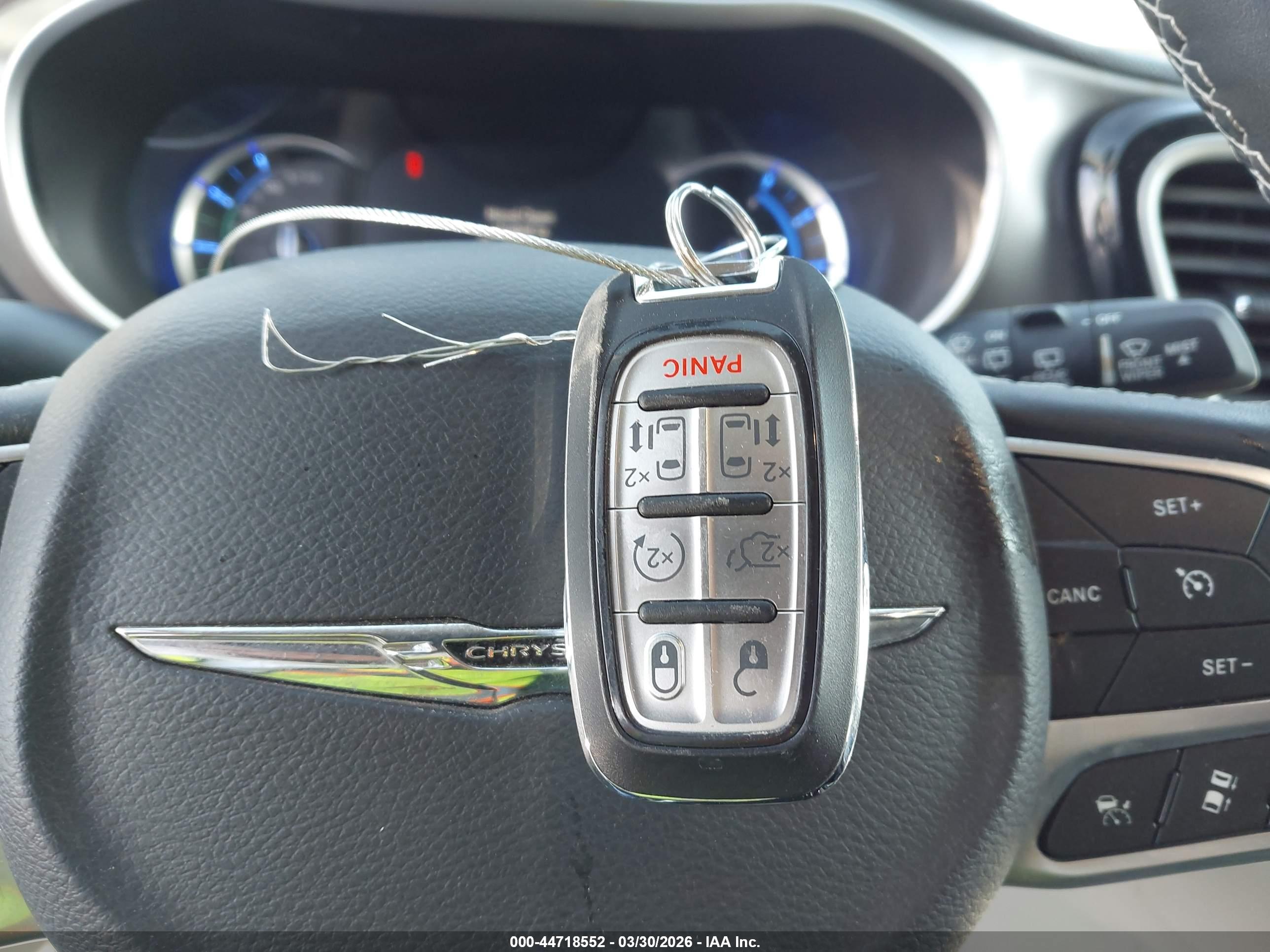 CHRYSLER PACIFICA image 11