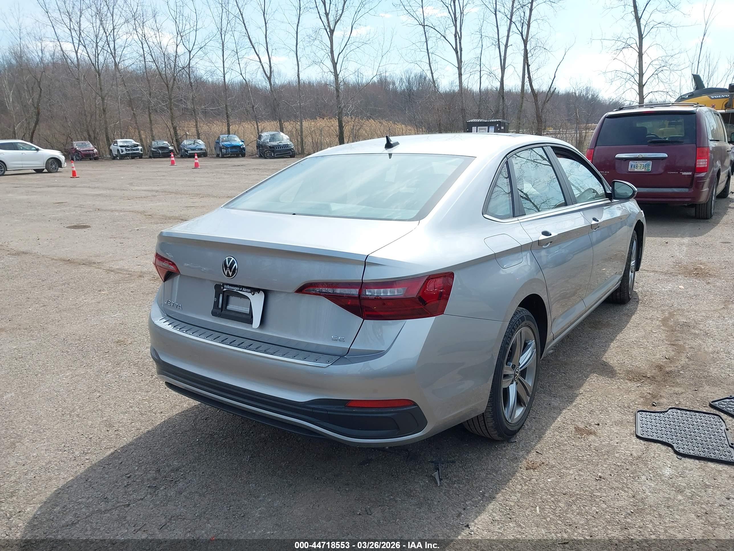 VOLKSWAGEN JETTA image 4
