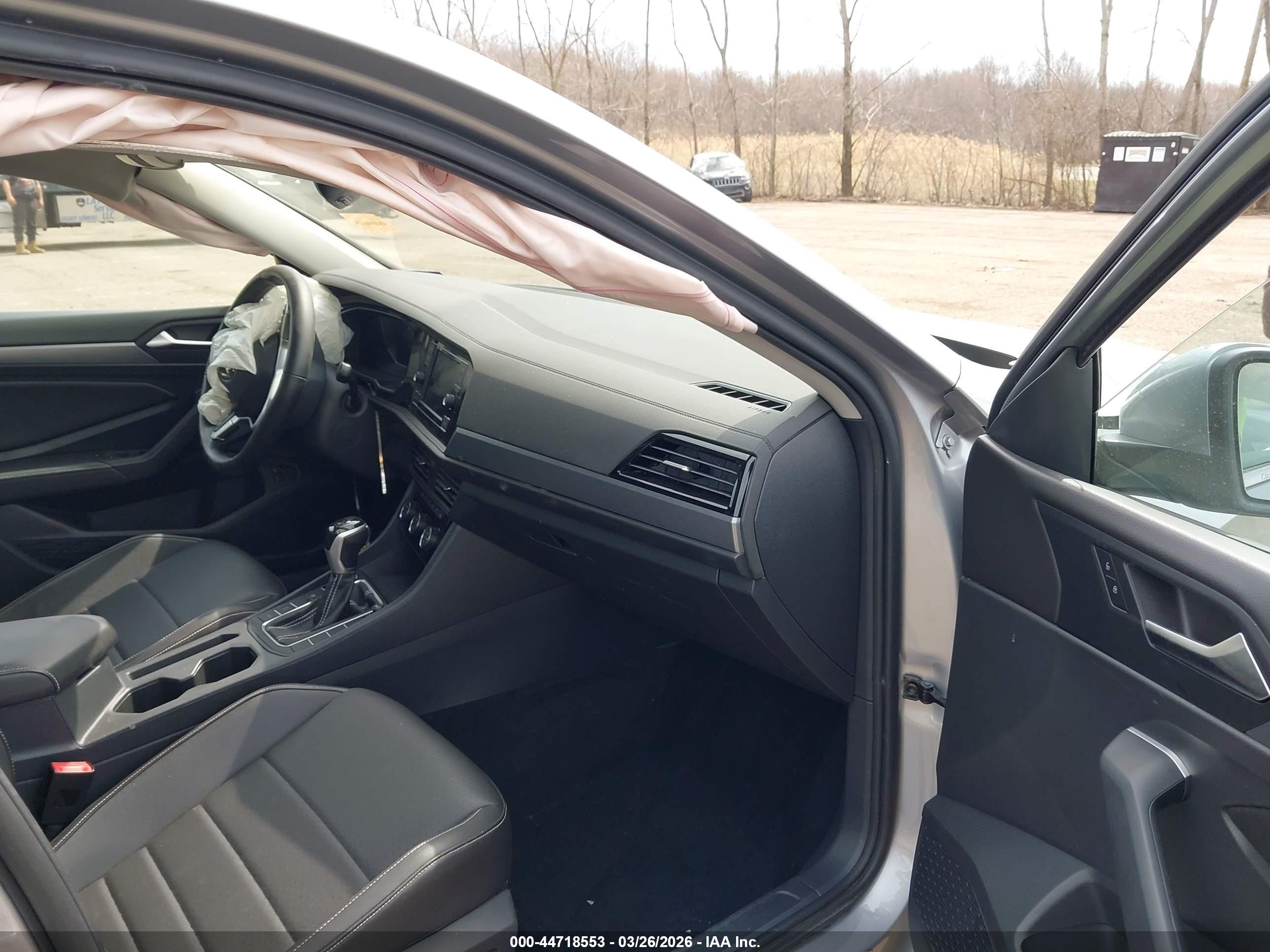VOLKSWAGEN JETTA image 5