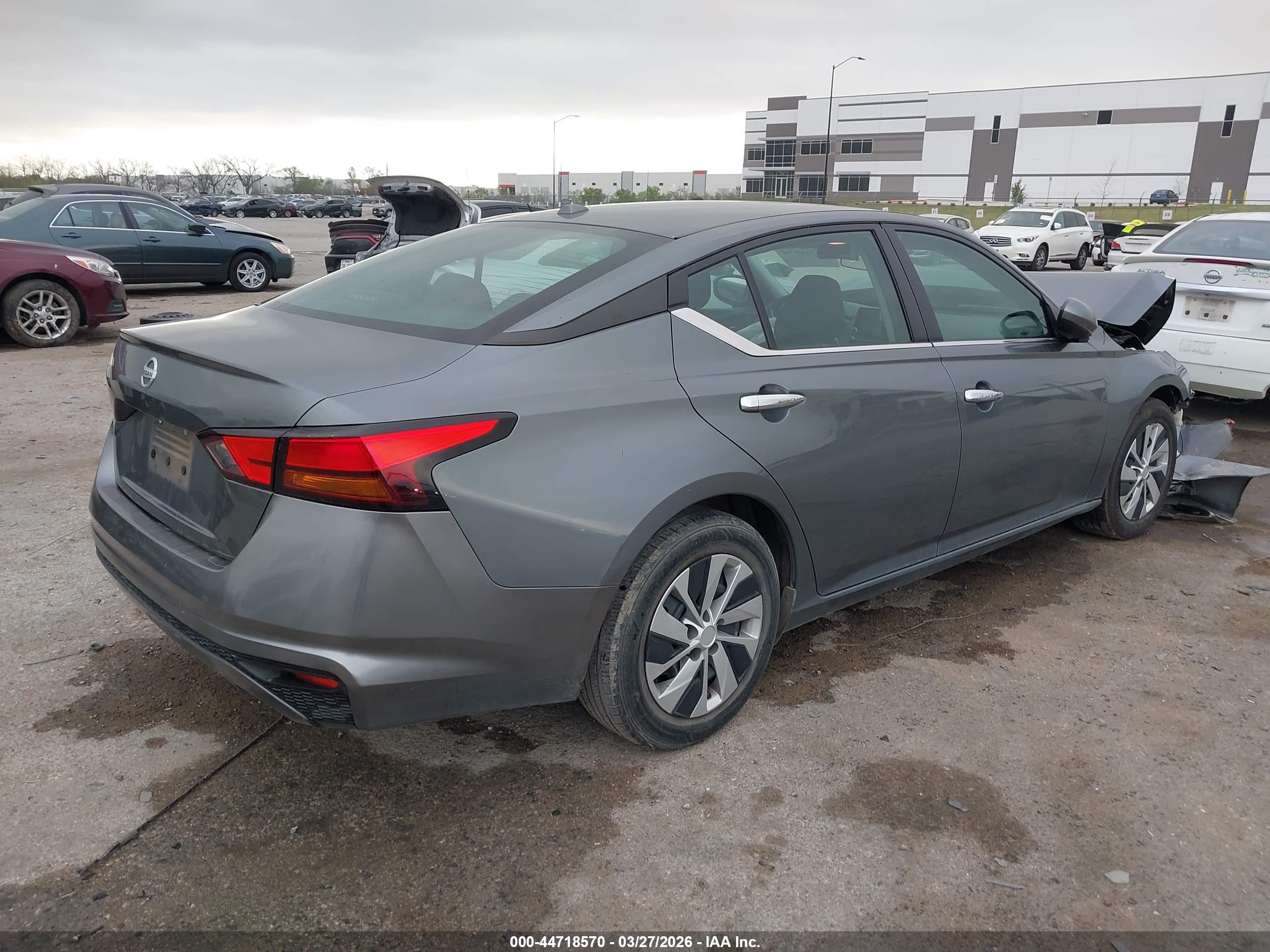 NISSAN ALTIMA image 4