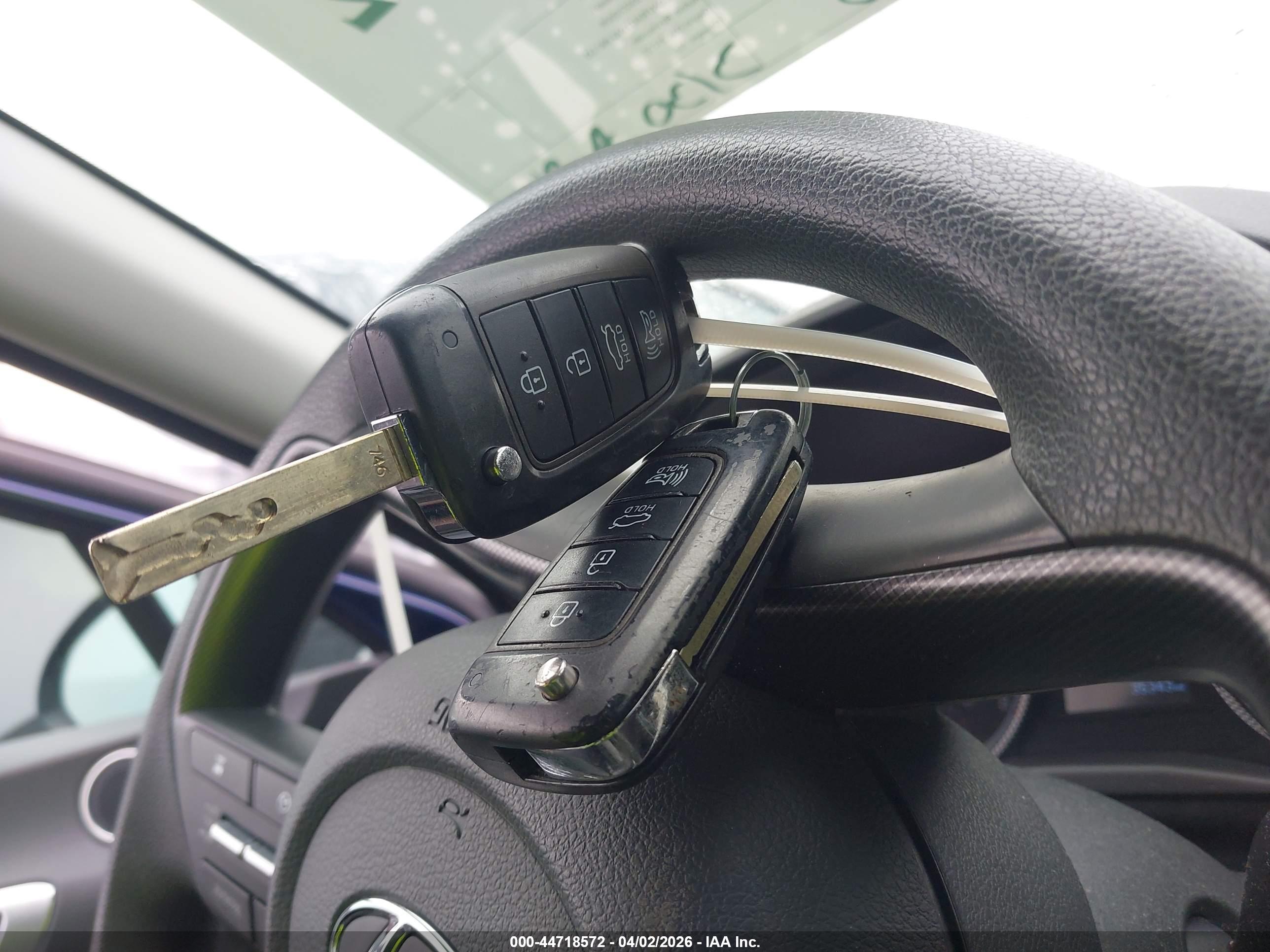 HYUNDAI SONATA image 11