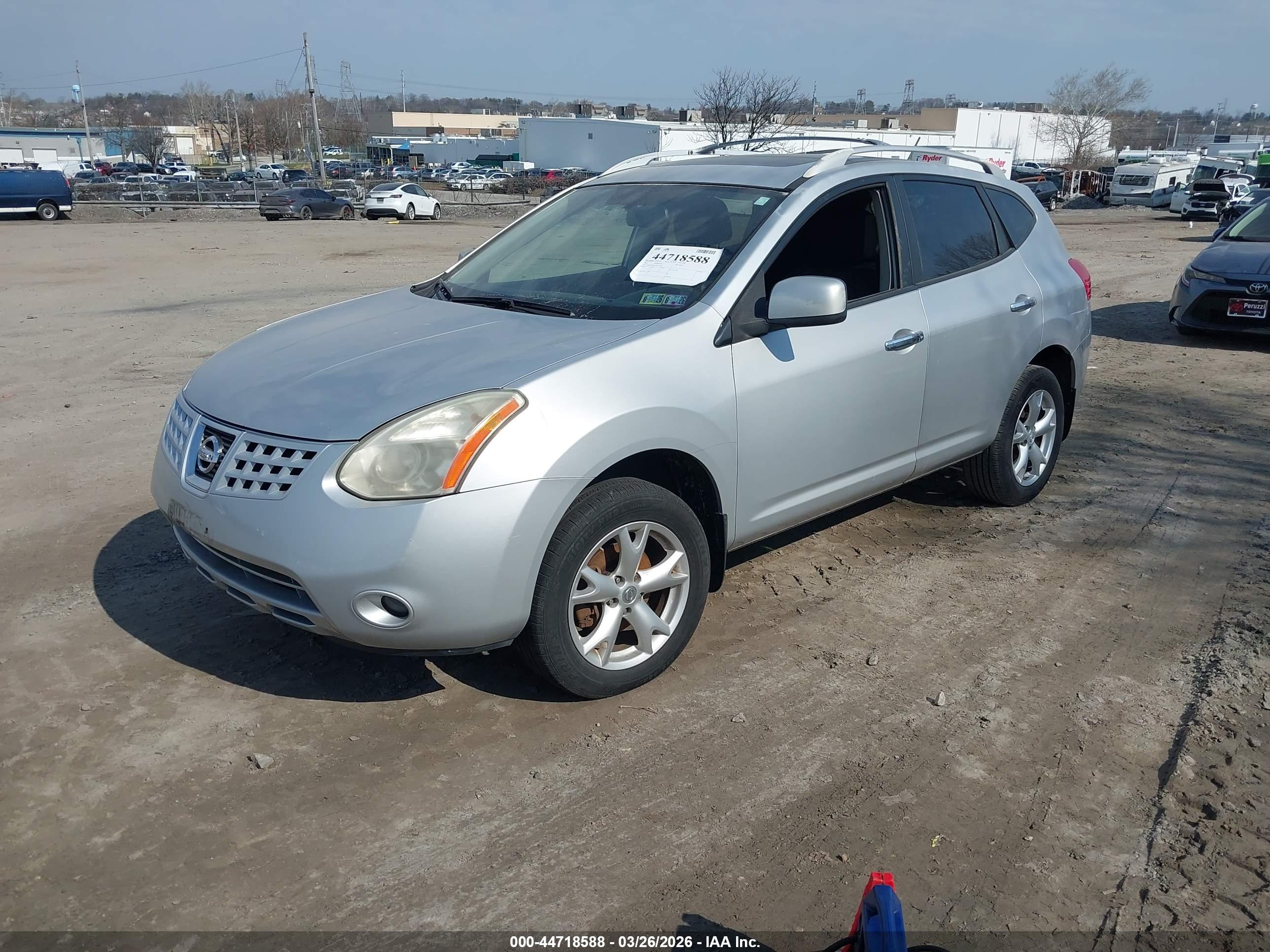 NISSAN ROGUE image 2