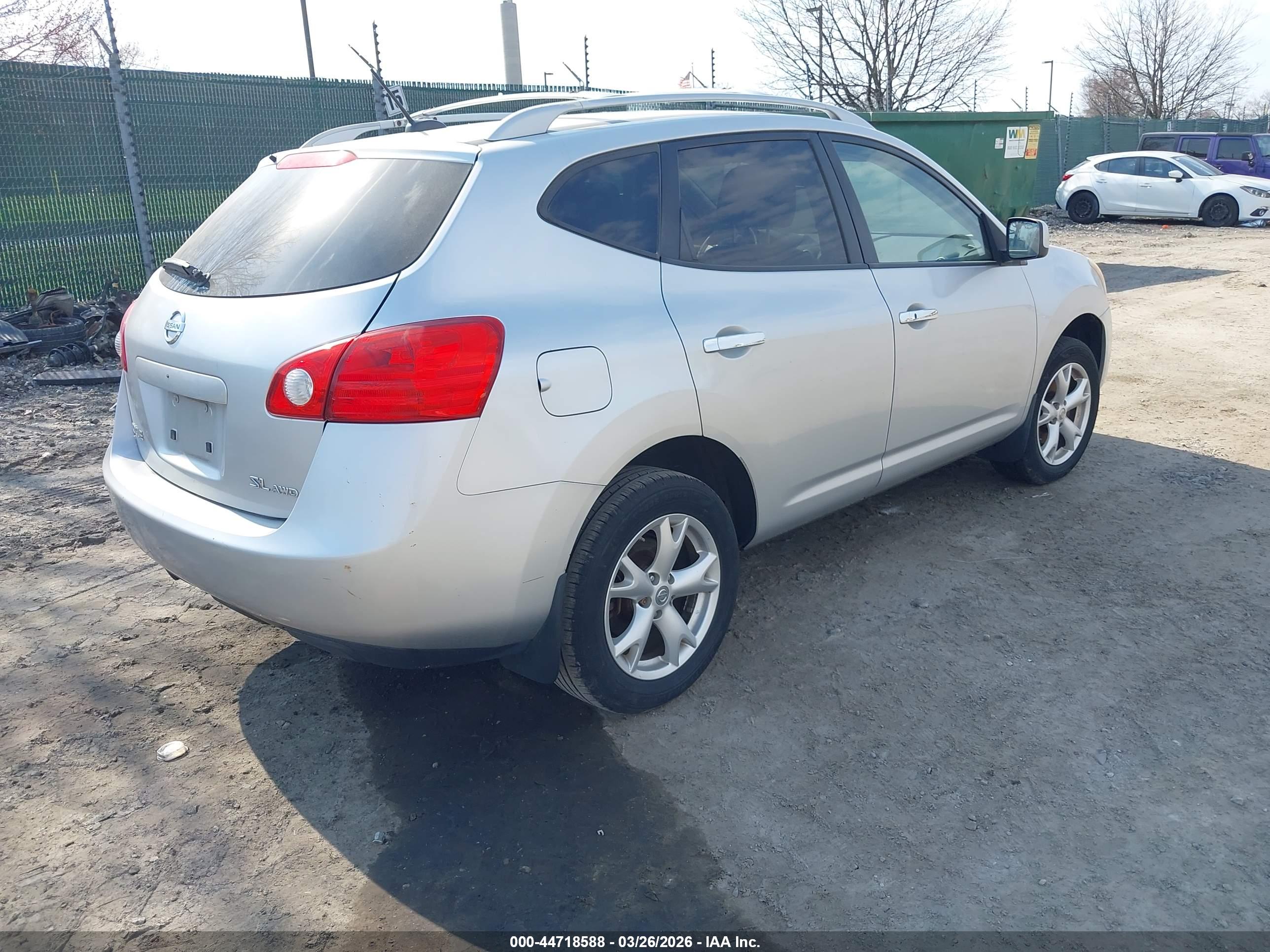 NISSAN ROGUE image 4