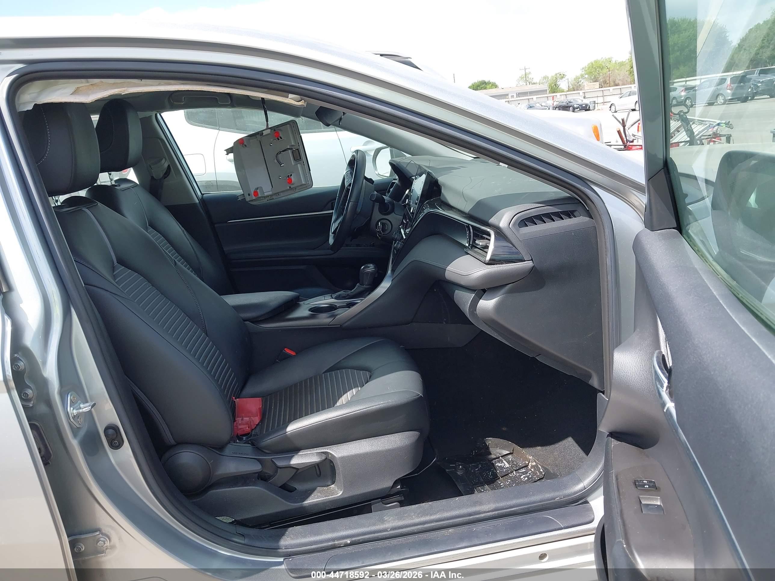 TOYOTA CAMRY image 5