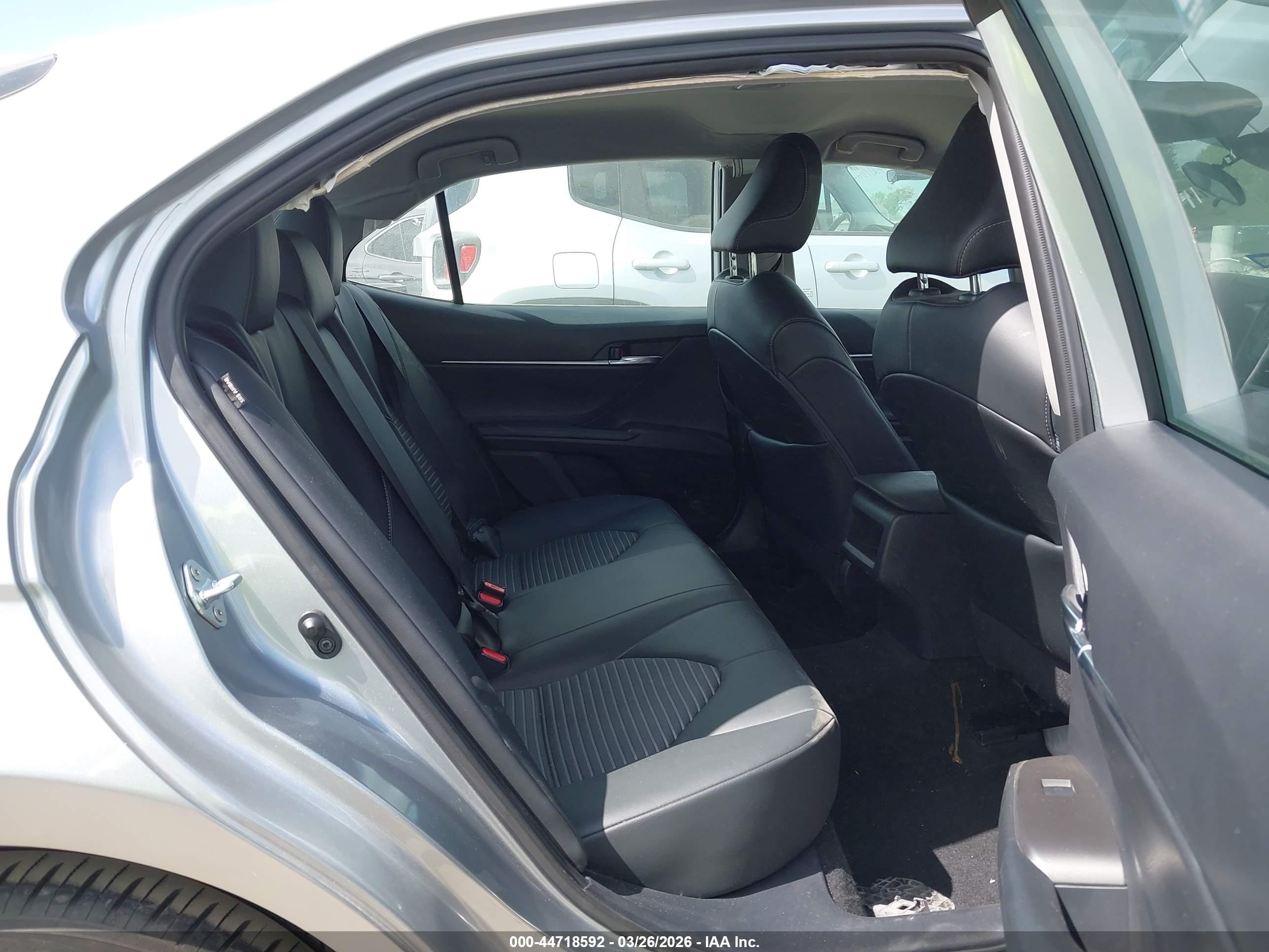 TOYOTA CAMRY image 8