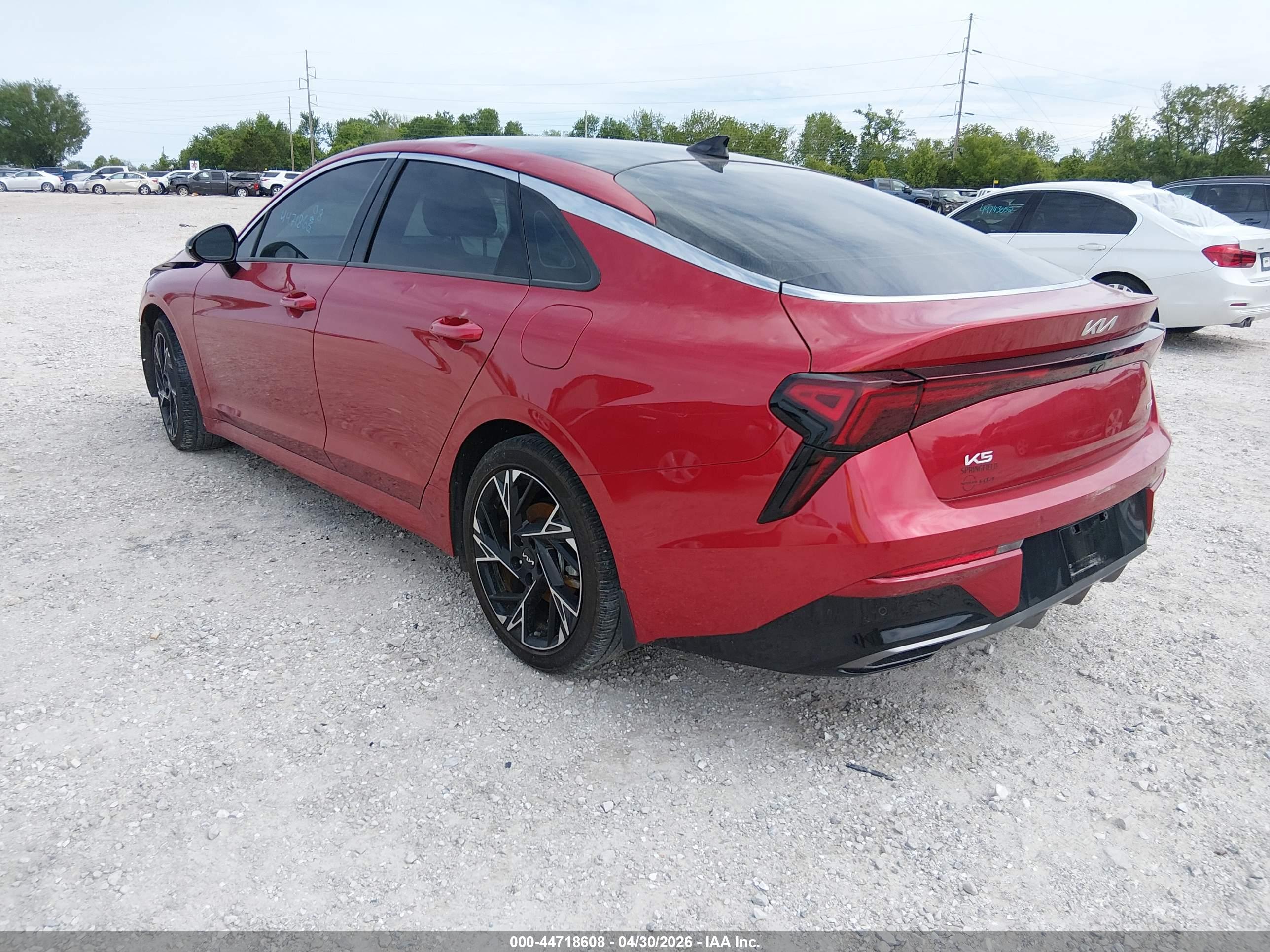 KIA K5 image 3