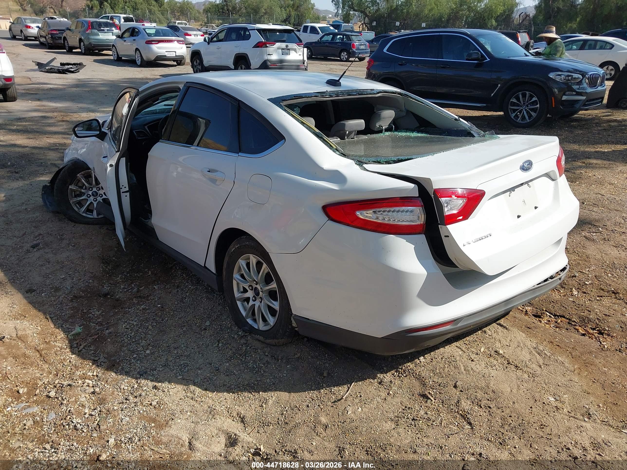 FORD FUSION image 3