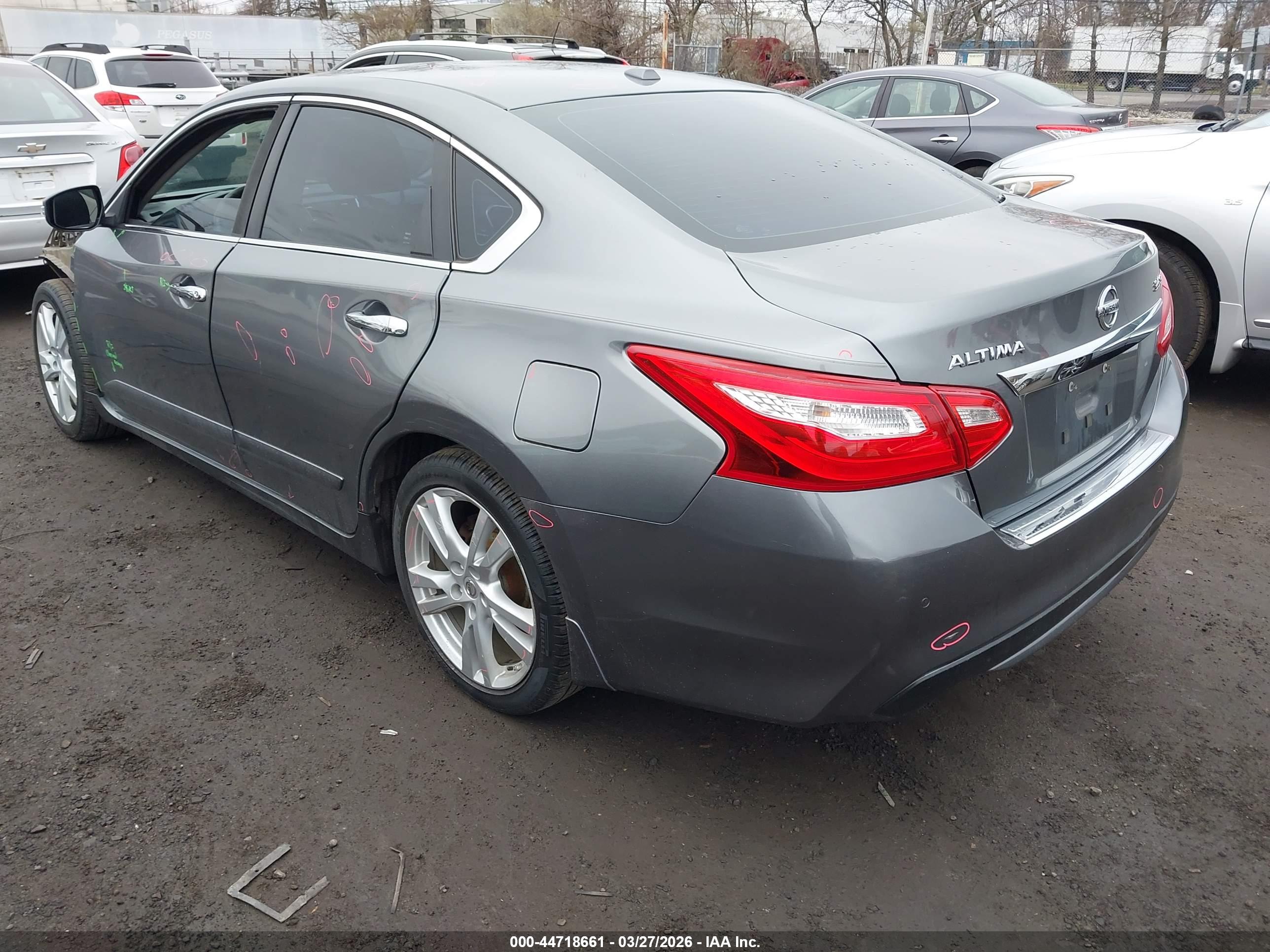 NISSAN ALTIMA image 3