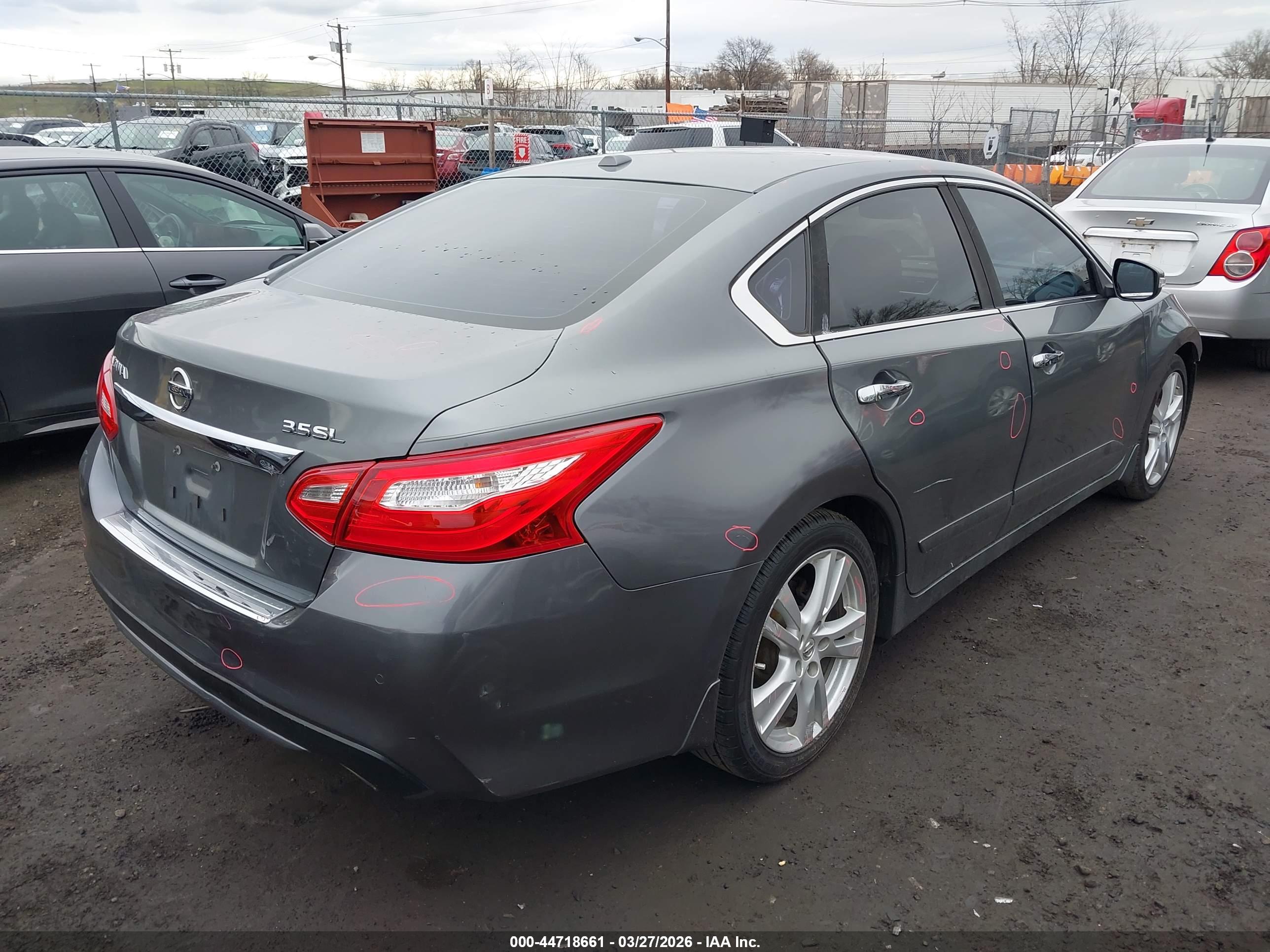 NISSAN ALTIMA image 4