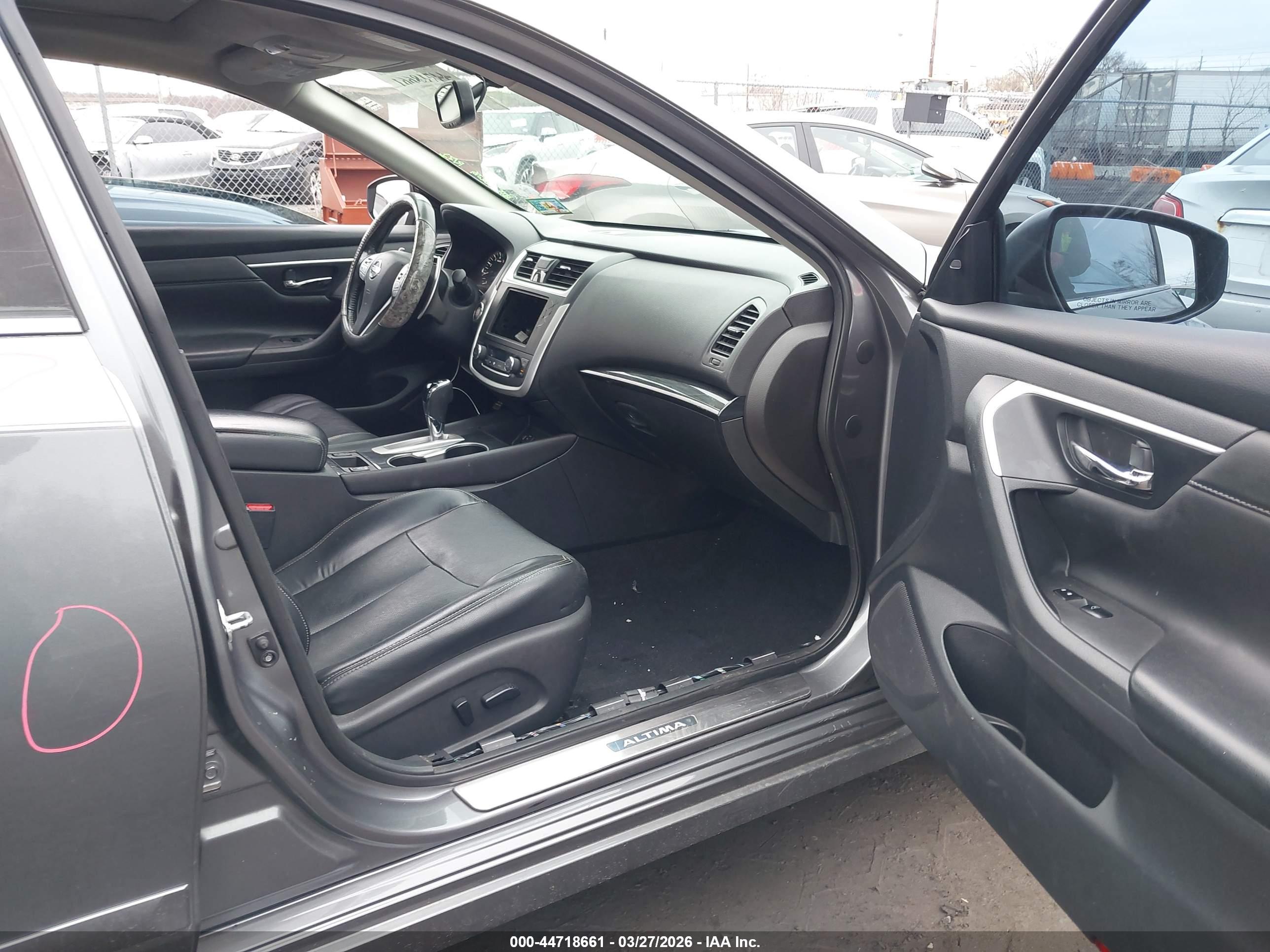 NISSAN ALTIMA image 5