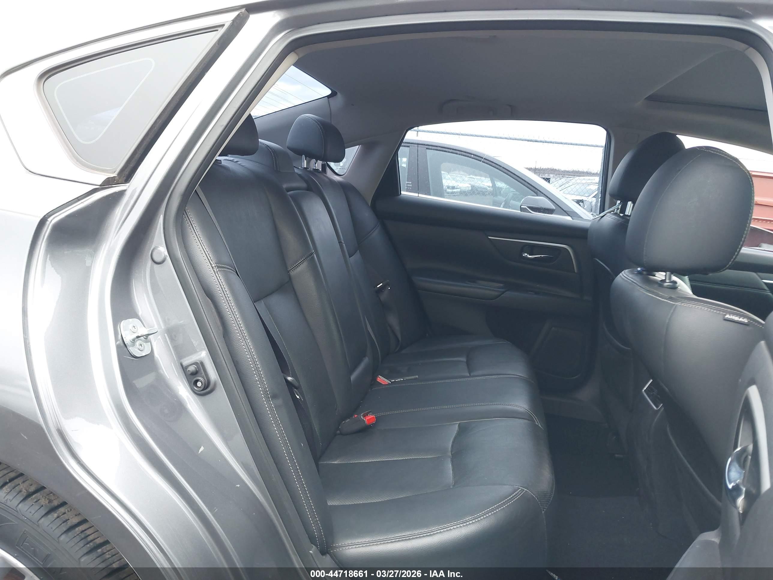 NISSAN ALTIMA image 8