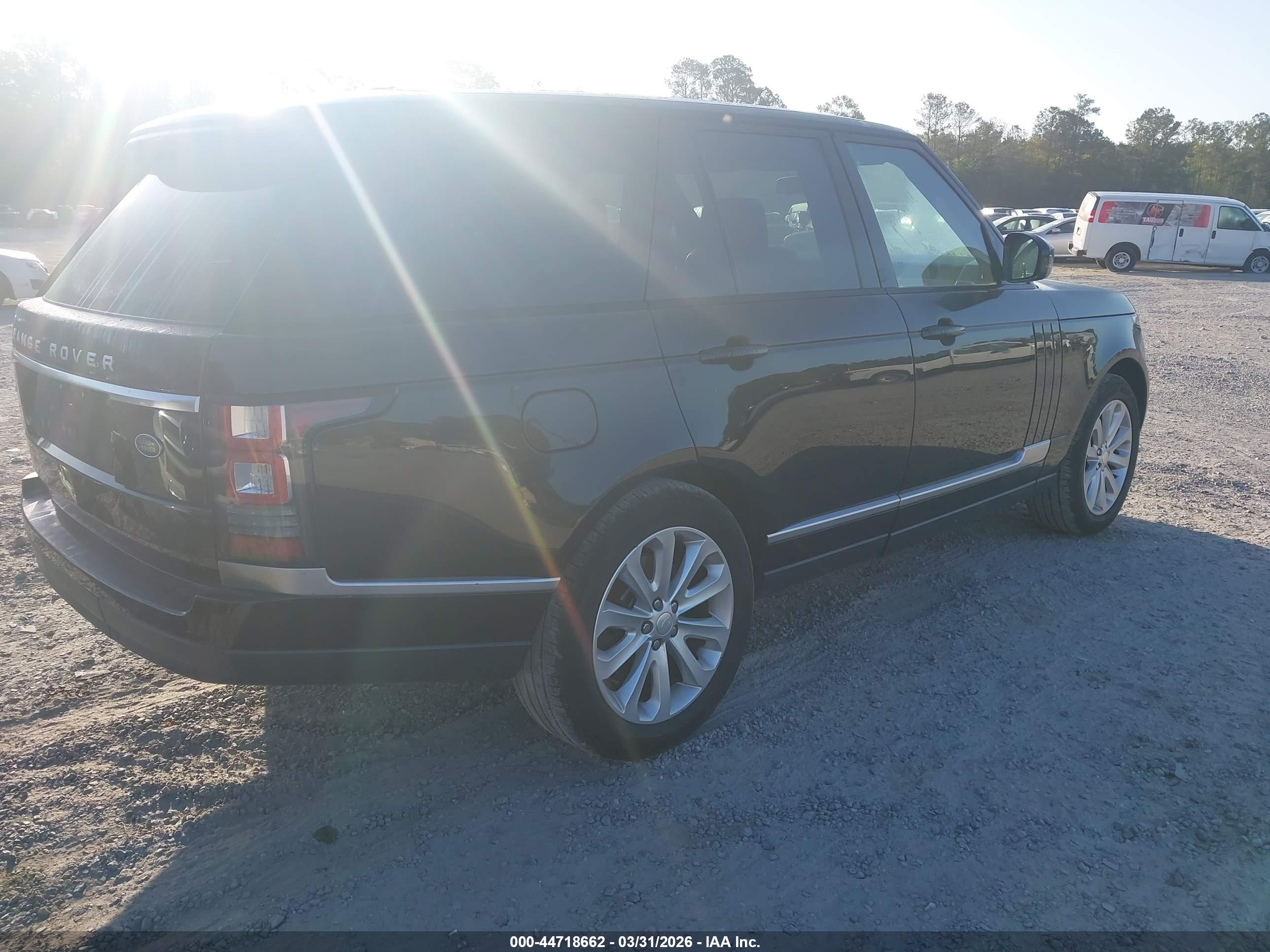 LAND ROVER image 4