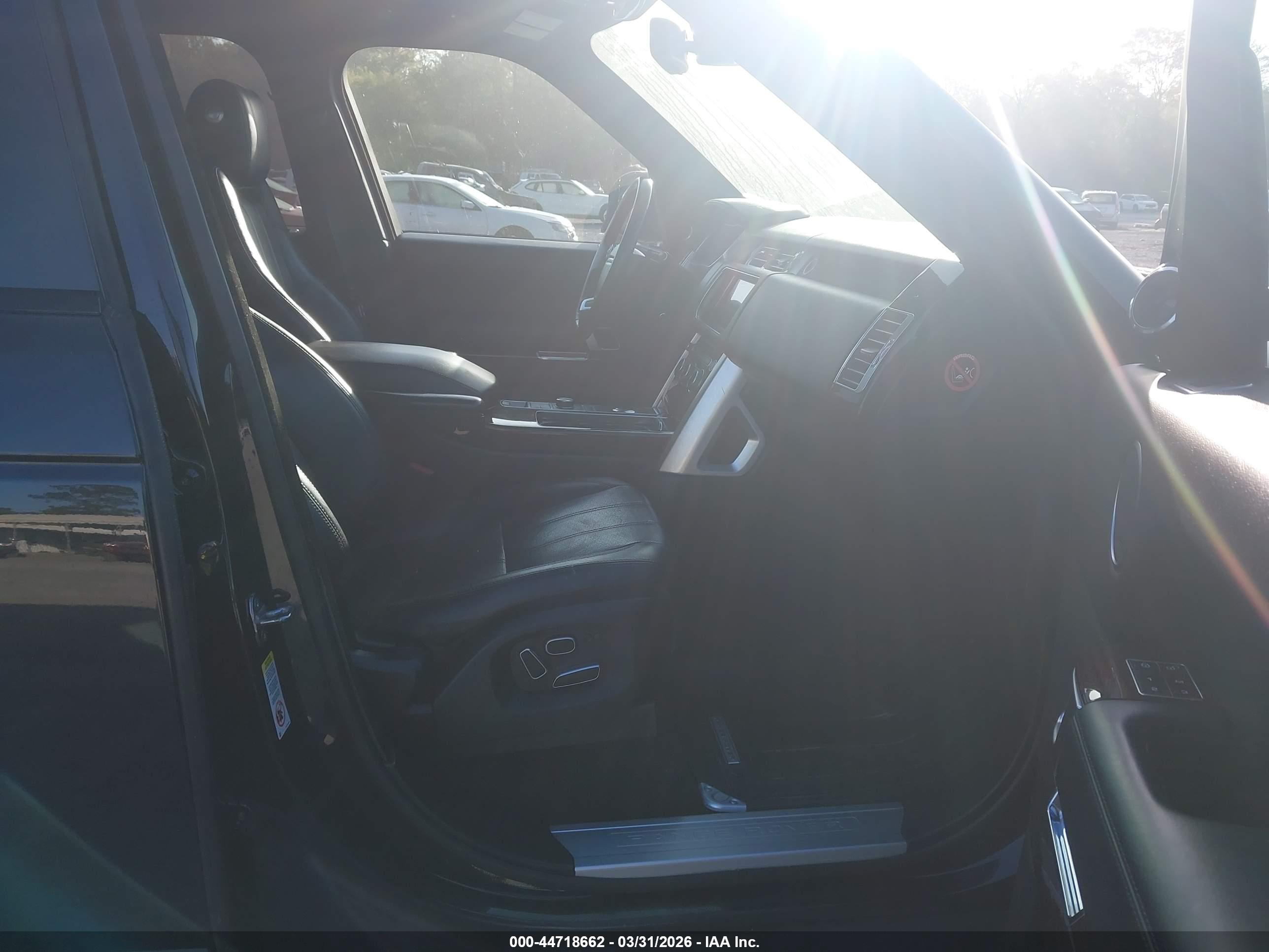 LAND ROVER image 5