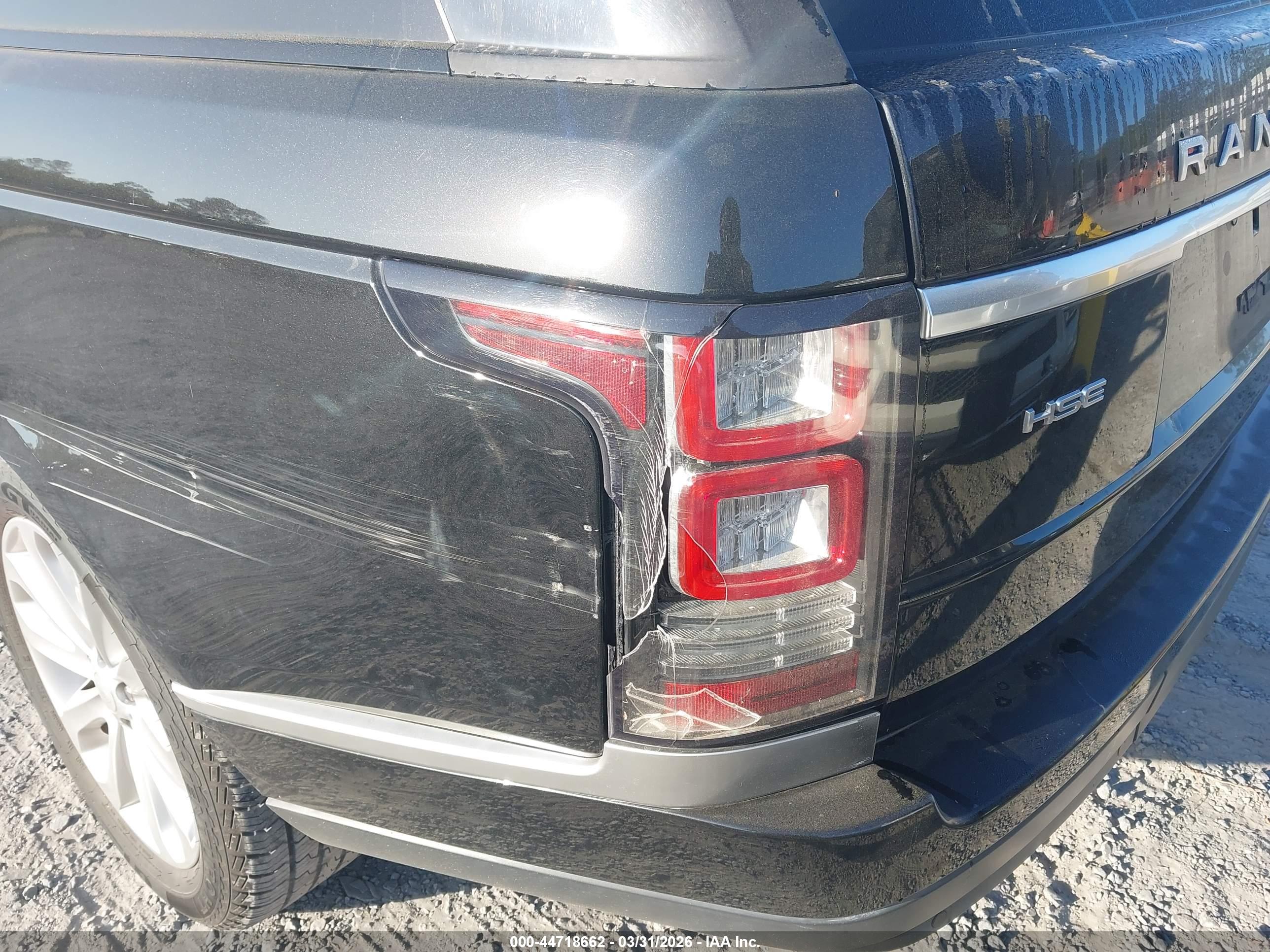 LAND ROVER image 6