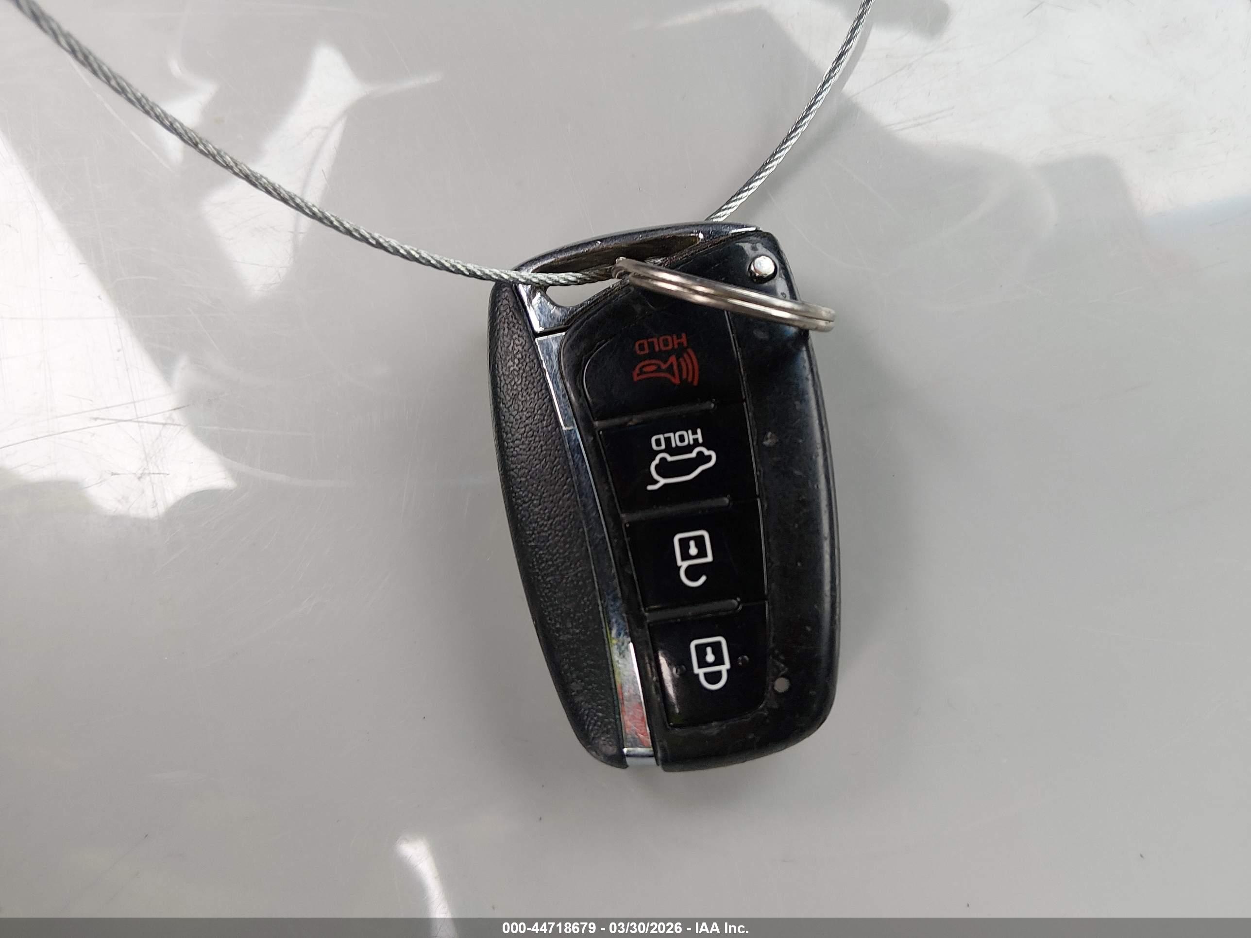 HYUNDAI SANTA image 11