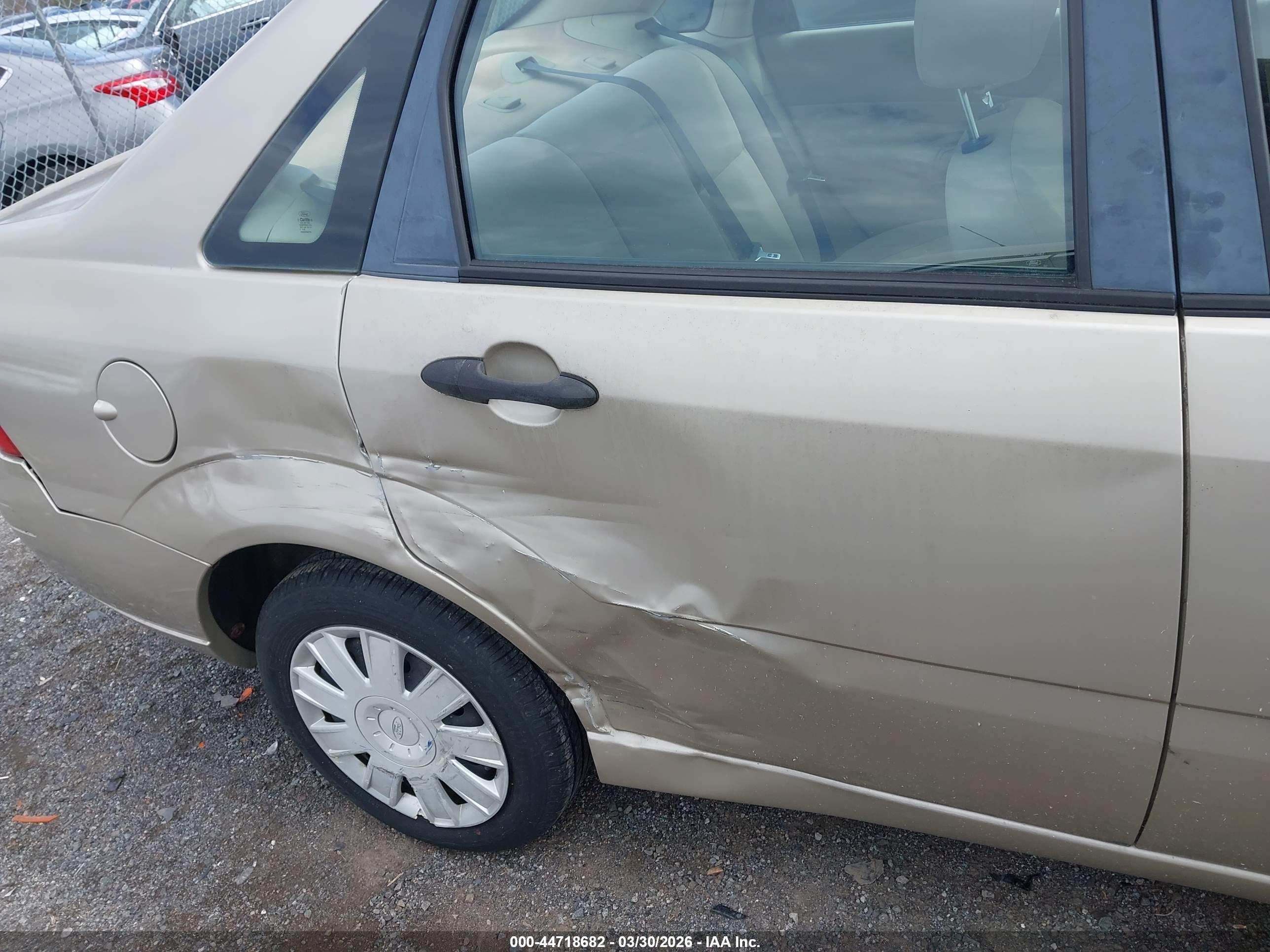 FORD FOCUS image 6