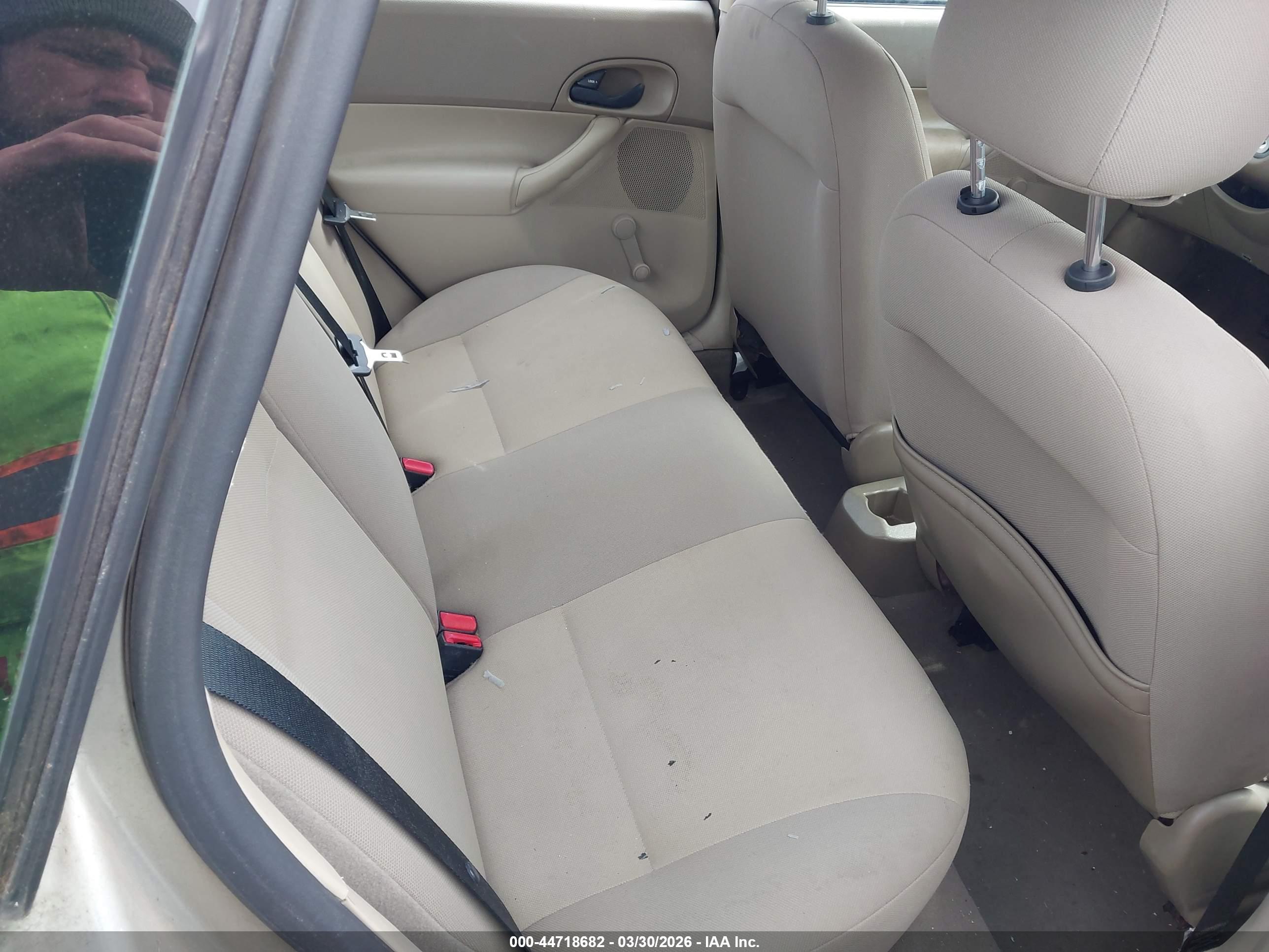 FORD FOCUS image 8