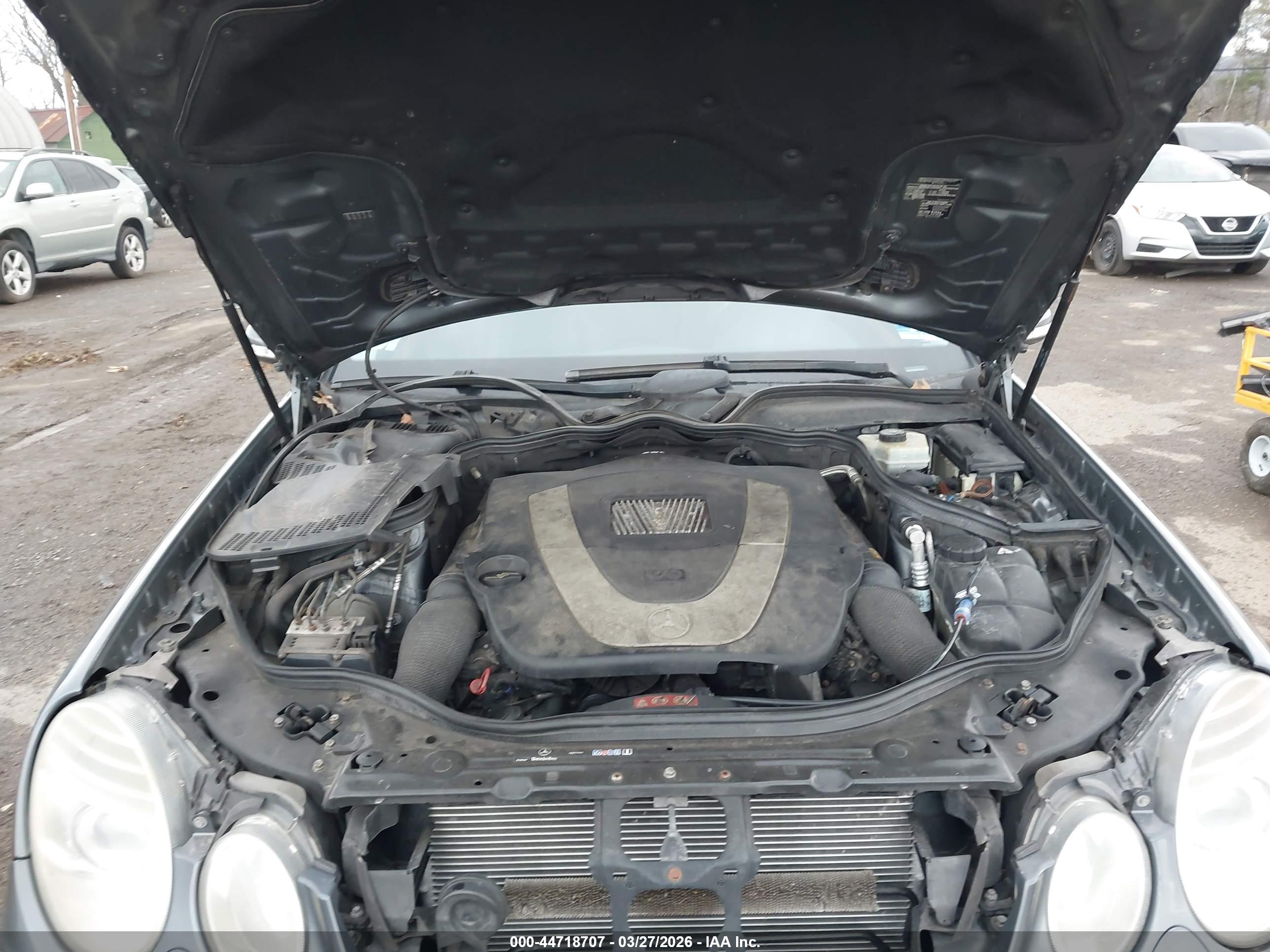MERCEDES-BENZ E image 10