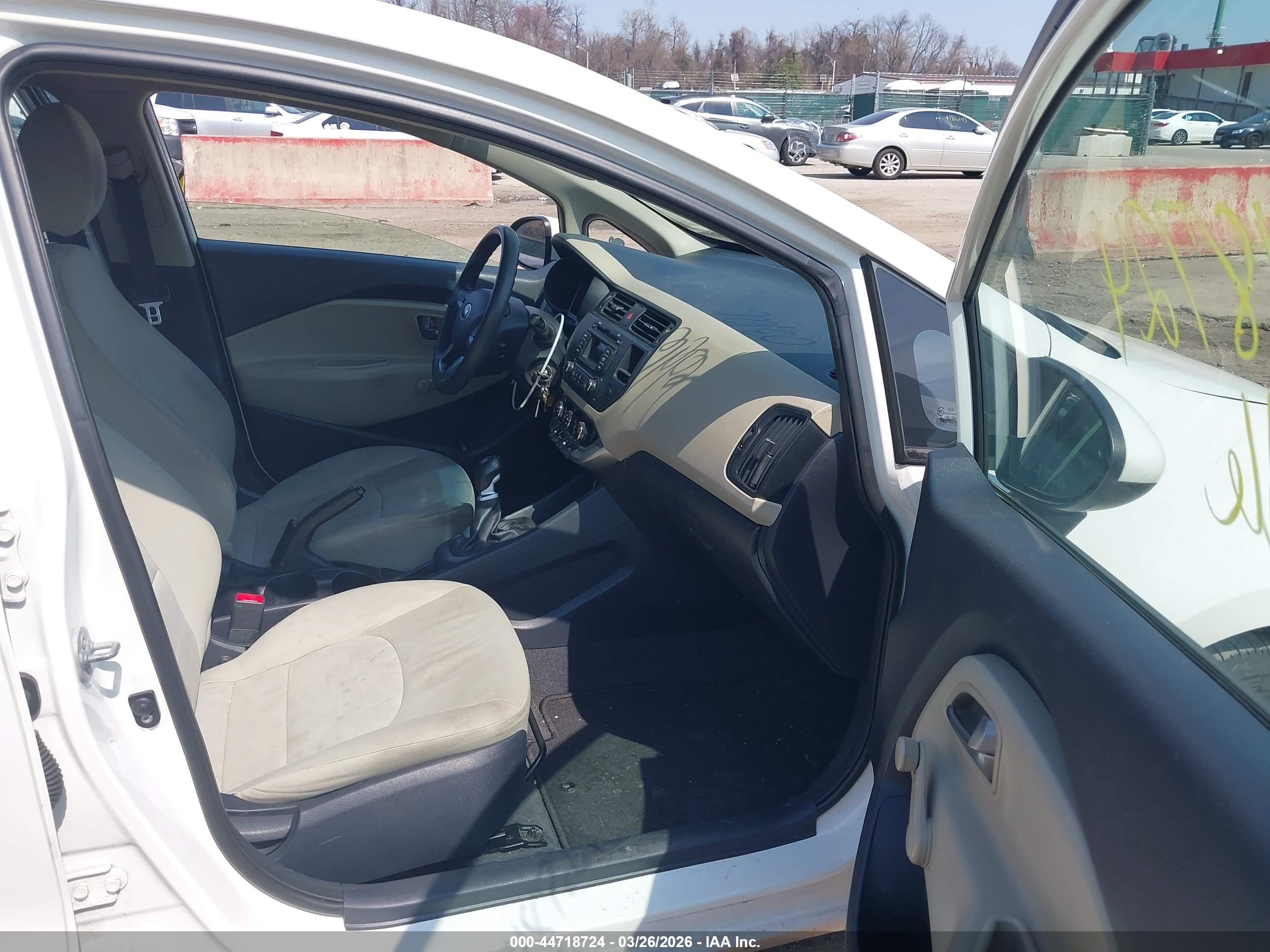 KIA RIO image 5