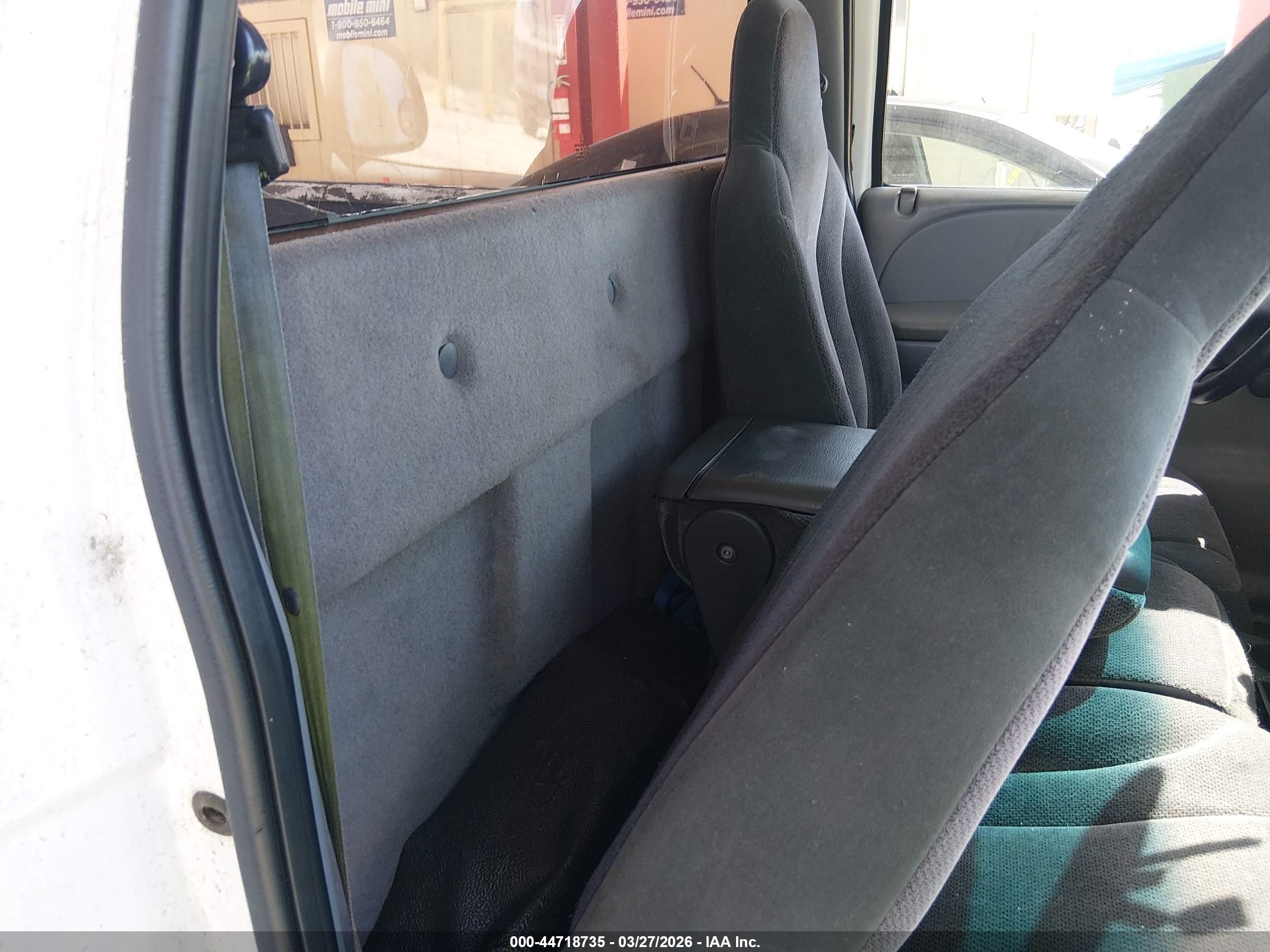 DODGE DAKOTA image 8
